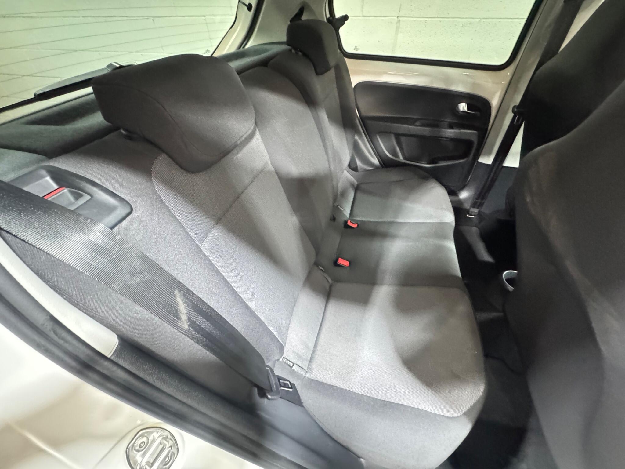 Volkswagen up! - Image 12