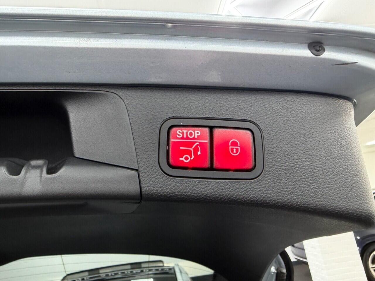 Mercedes C-Class - Image 23