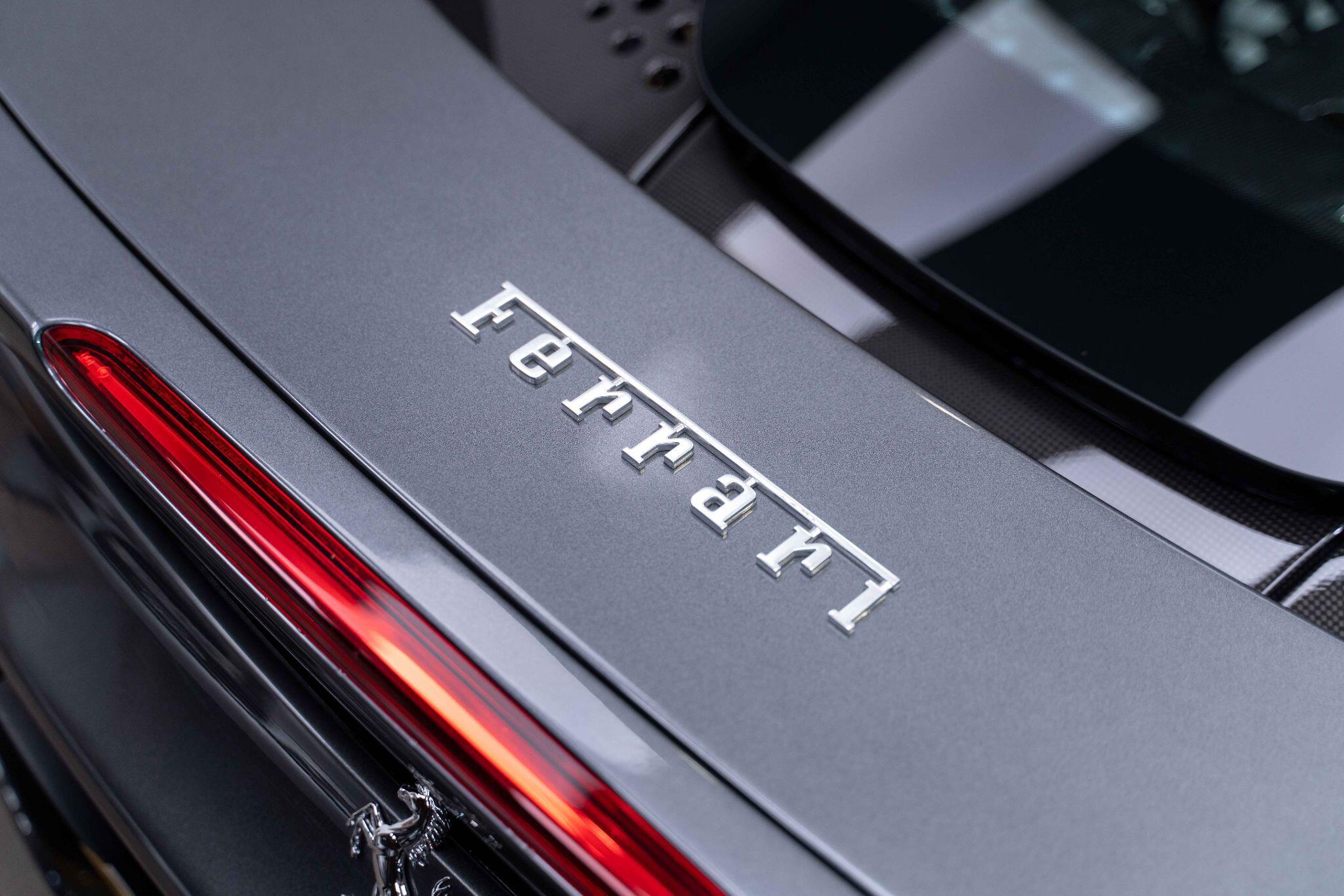 Ferrari SF90 Spider - Image 12