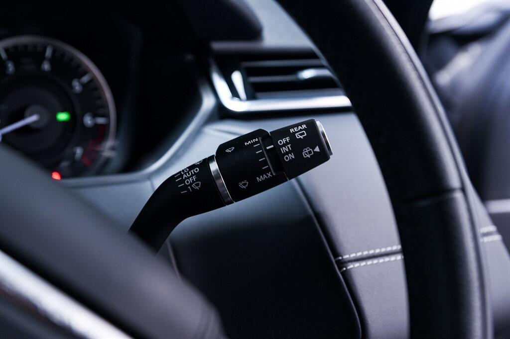 Land Rover Range Rover Velar - Image 29