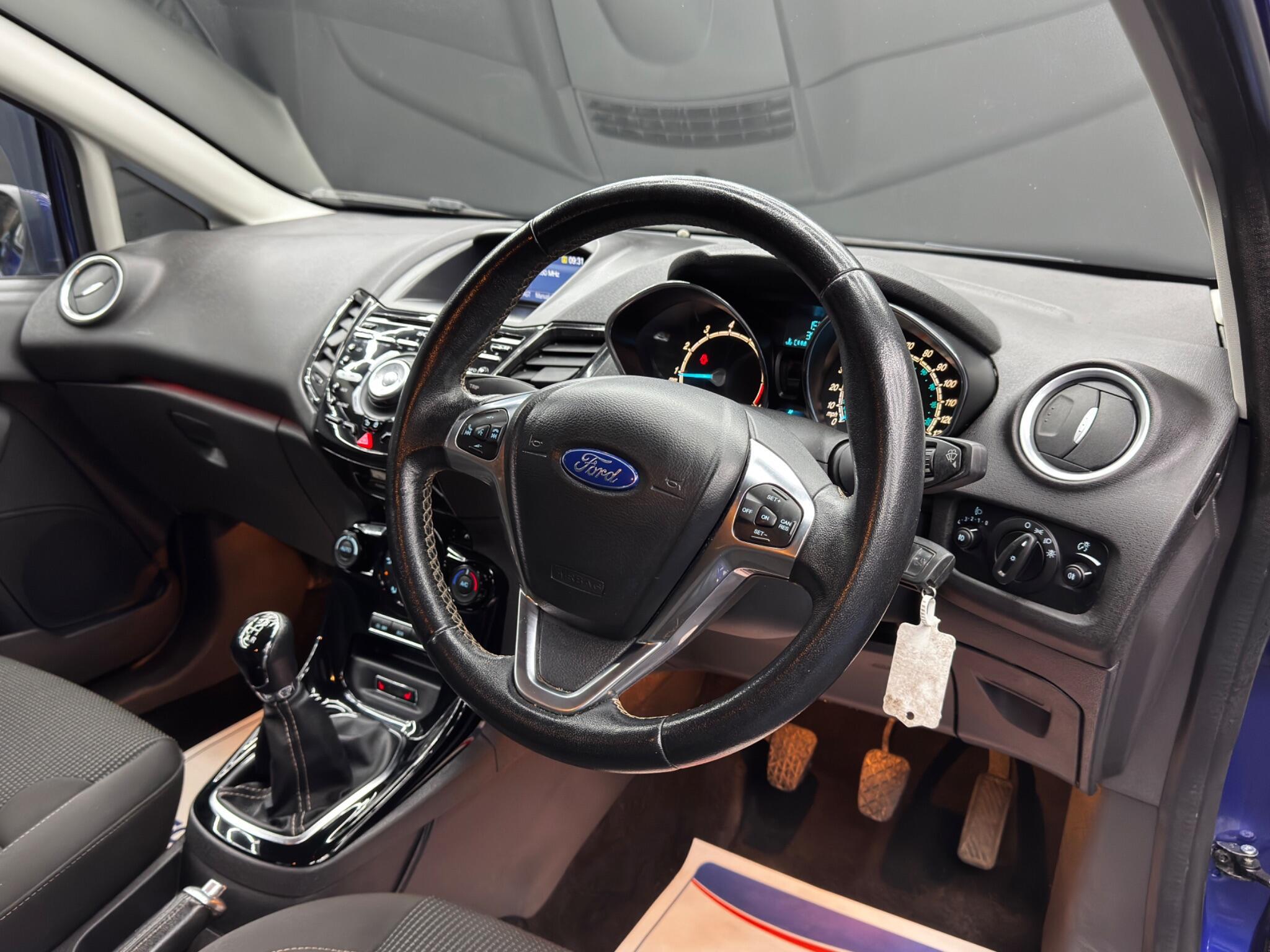 Ford Fiesta - Image 9