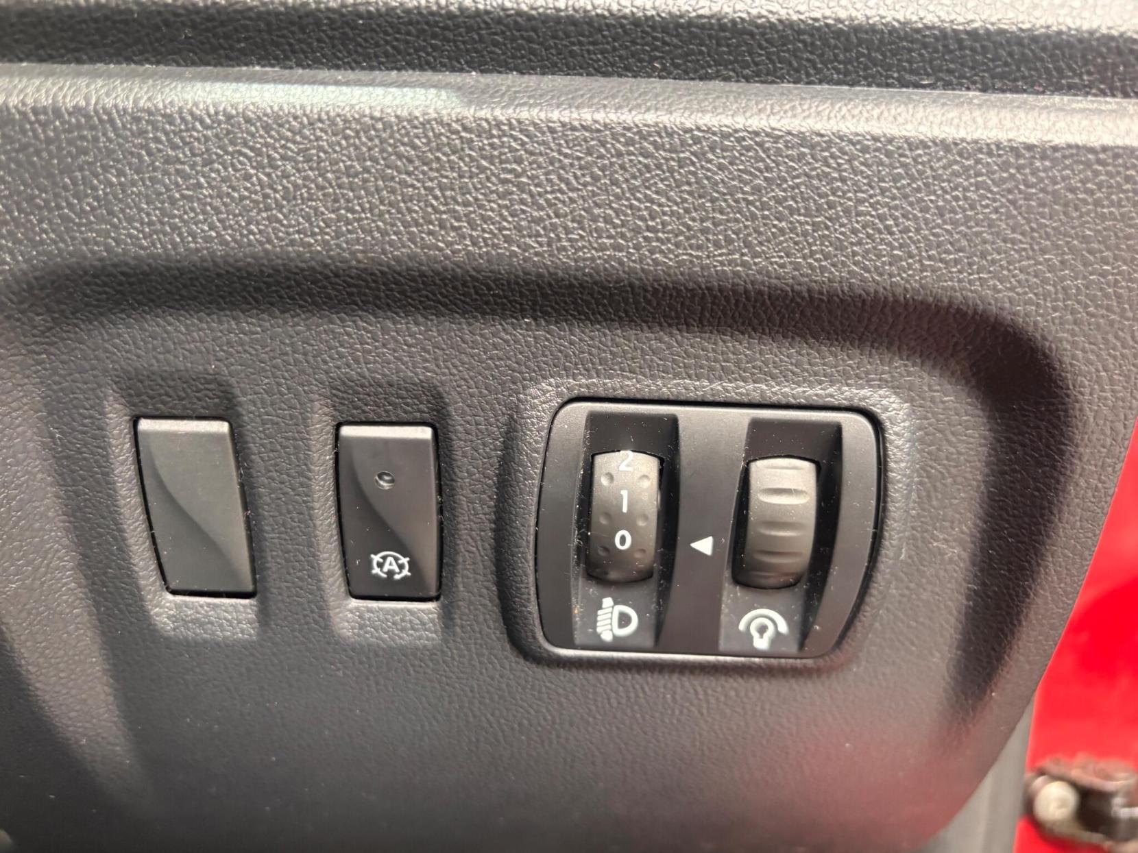 Renault Captur - Image 16