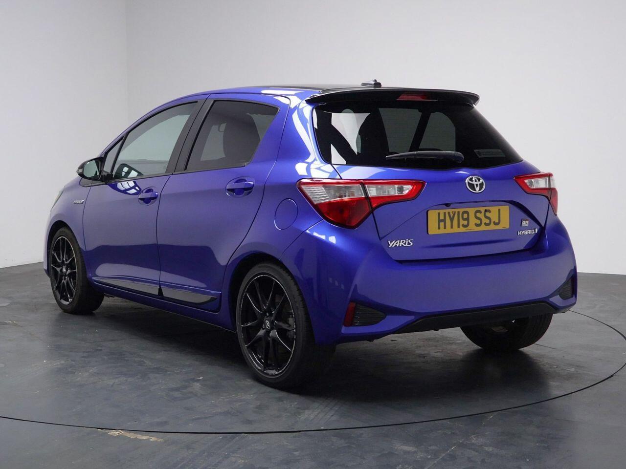 Toyota Yaris - Image 13