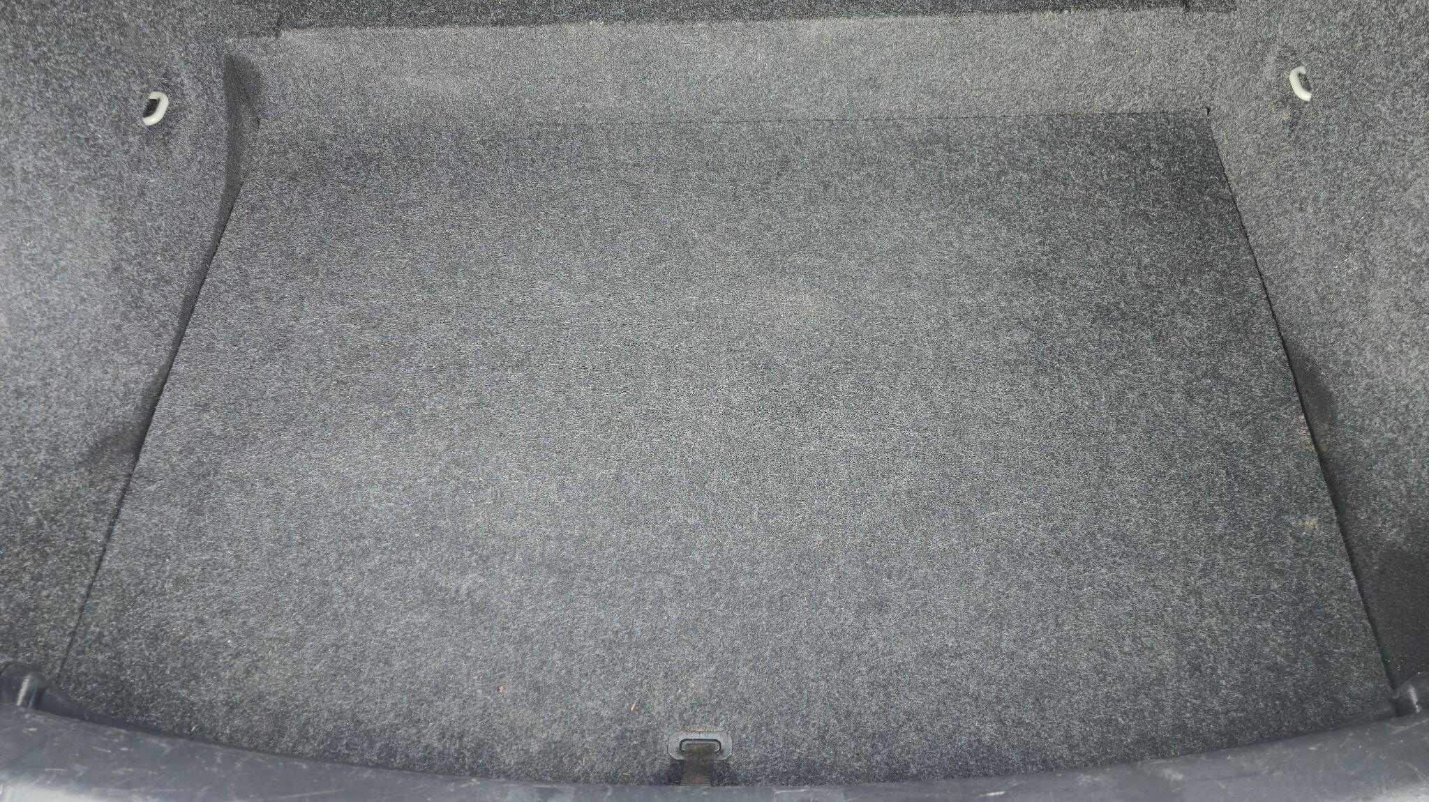 Volvo V40 - Image 14