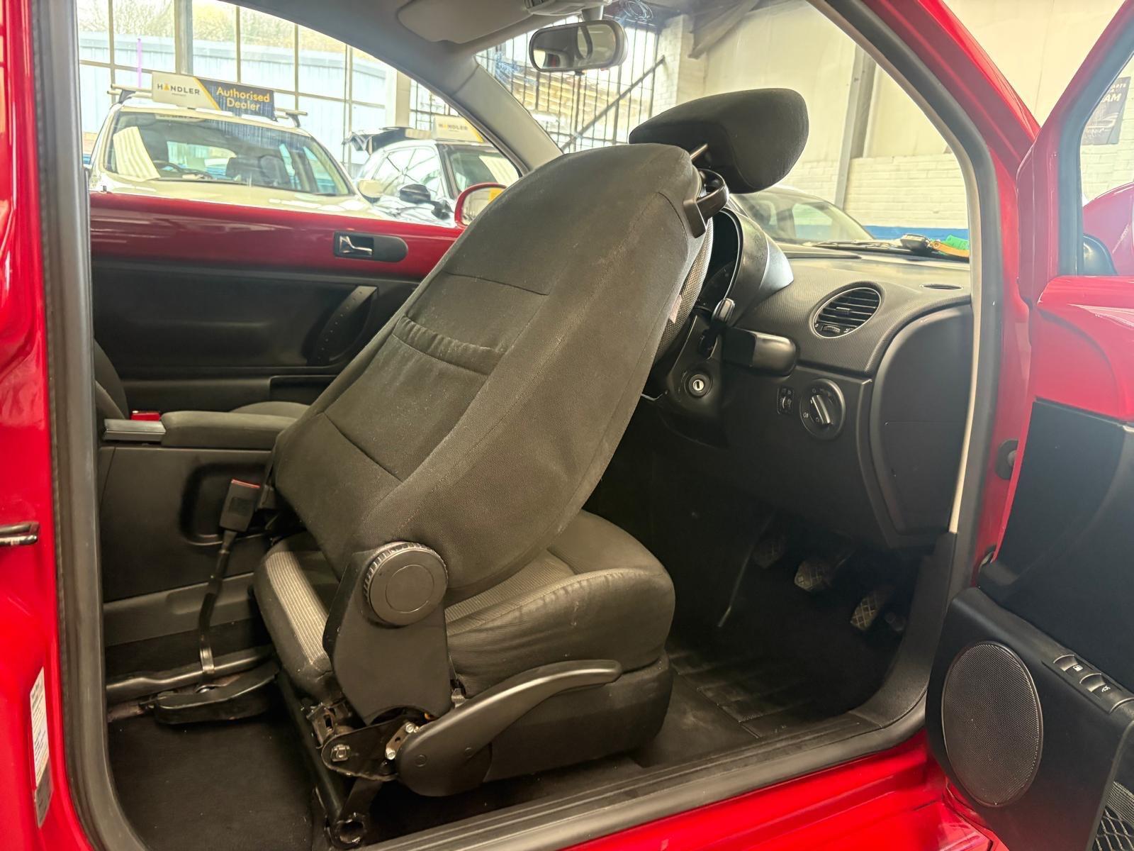 Volkswagen Beetle - Image 25