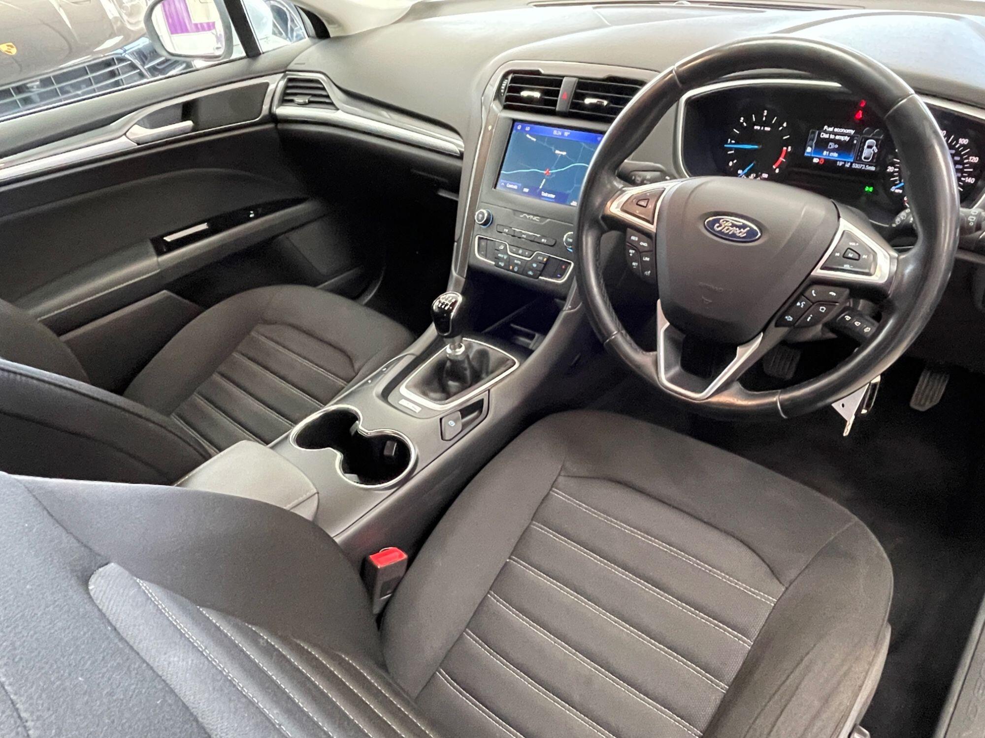 Ford Mondeo - Image 23