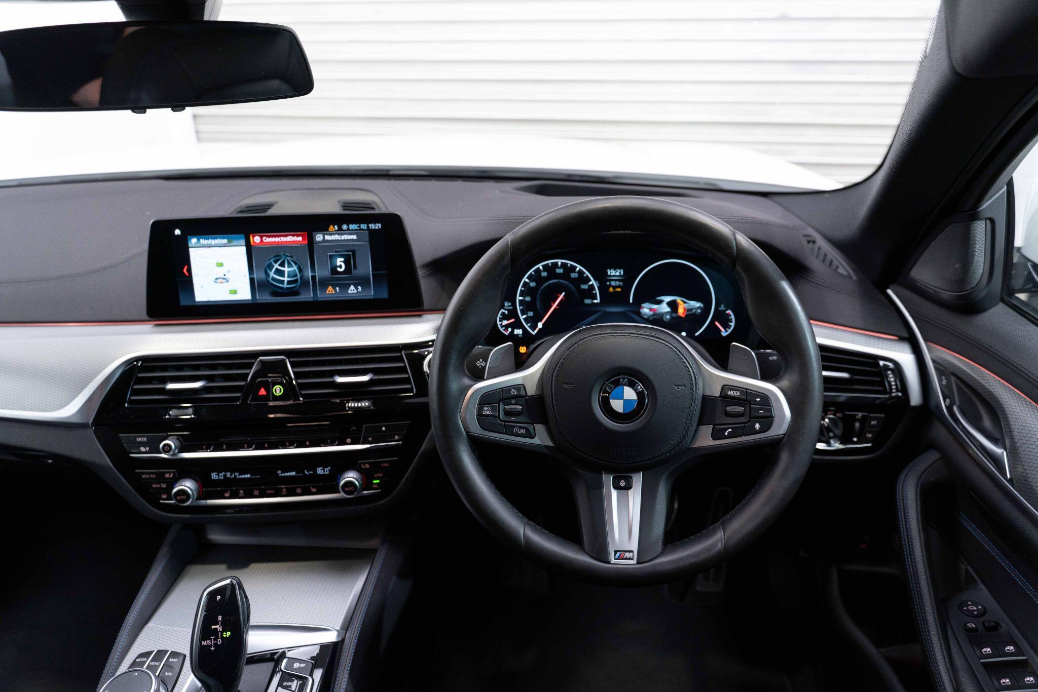 BMW 5 Series - Image 10
