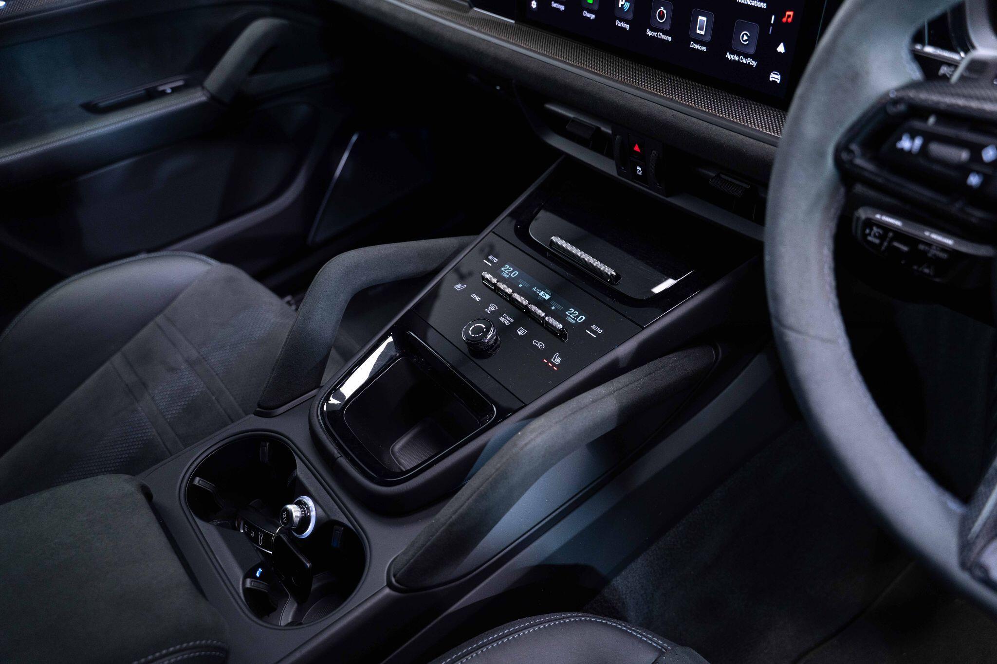 Porsche Cayenne - Image 11
