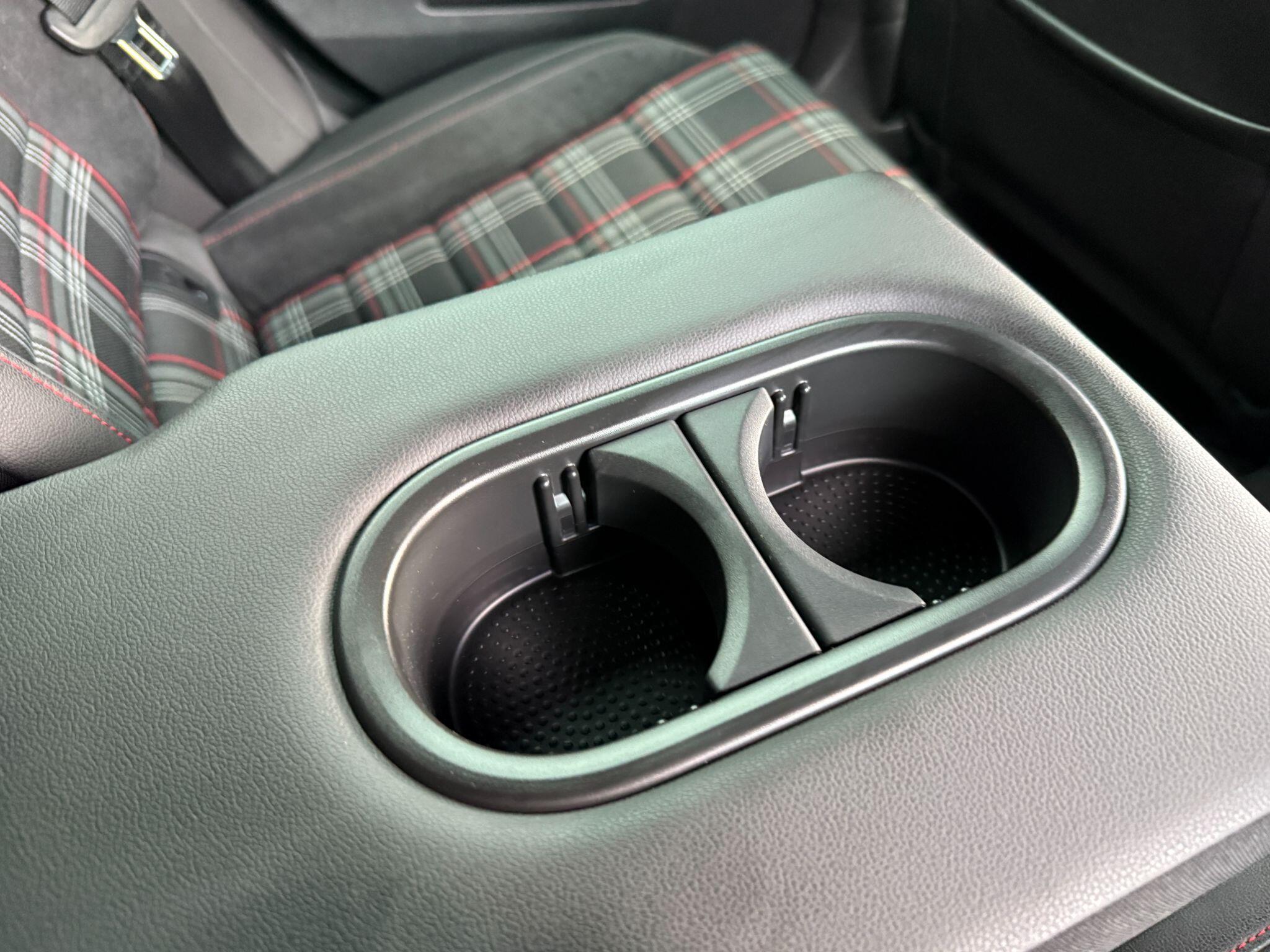 Volkswagen Golf - Image 33