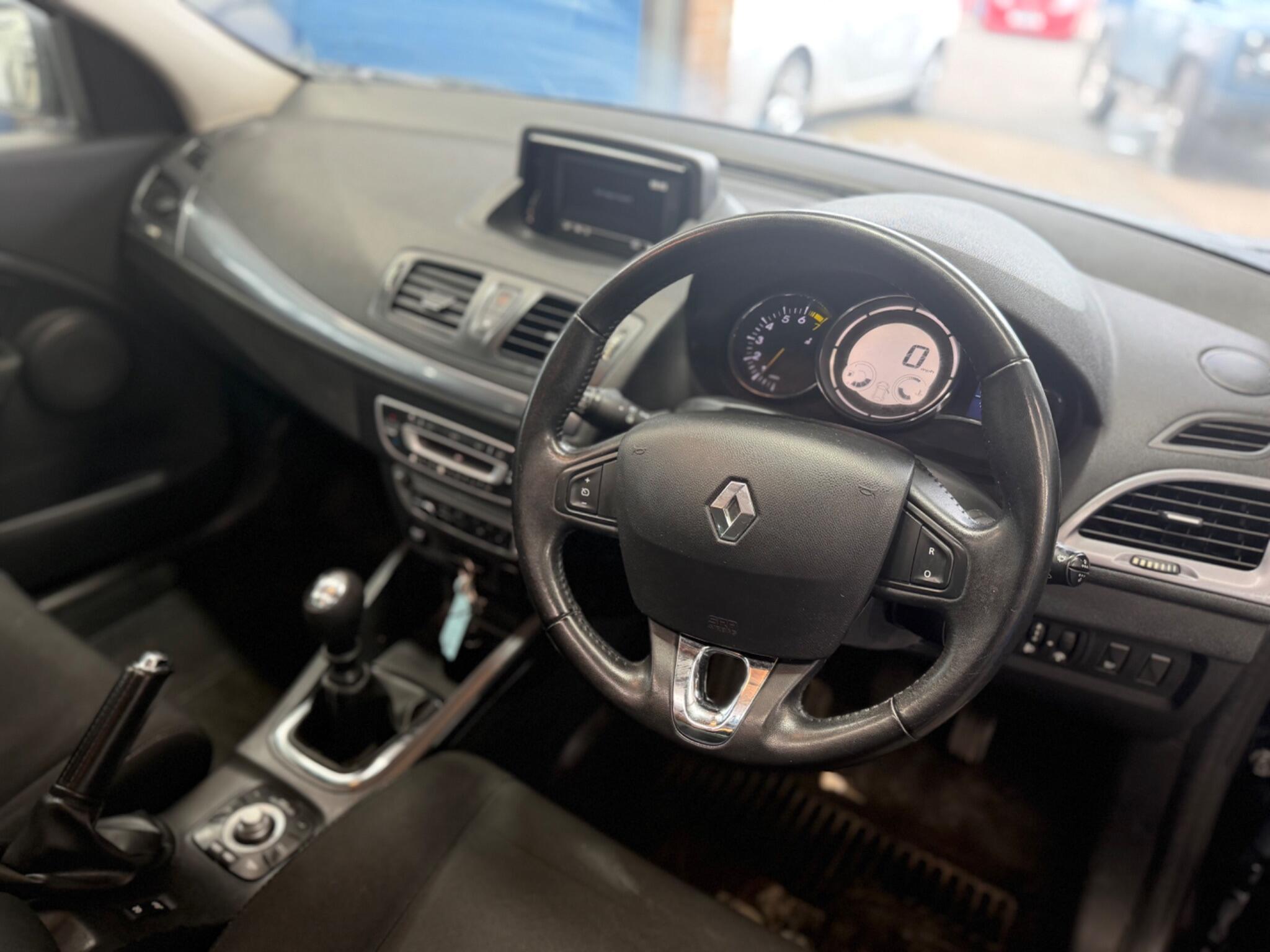 Renault Megane - Image 26