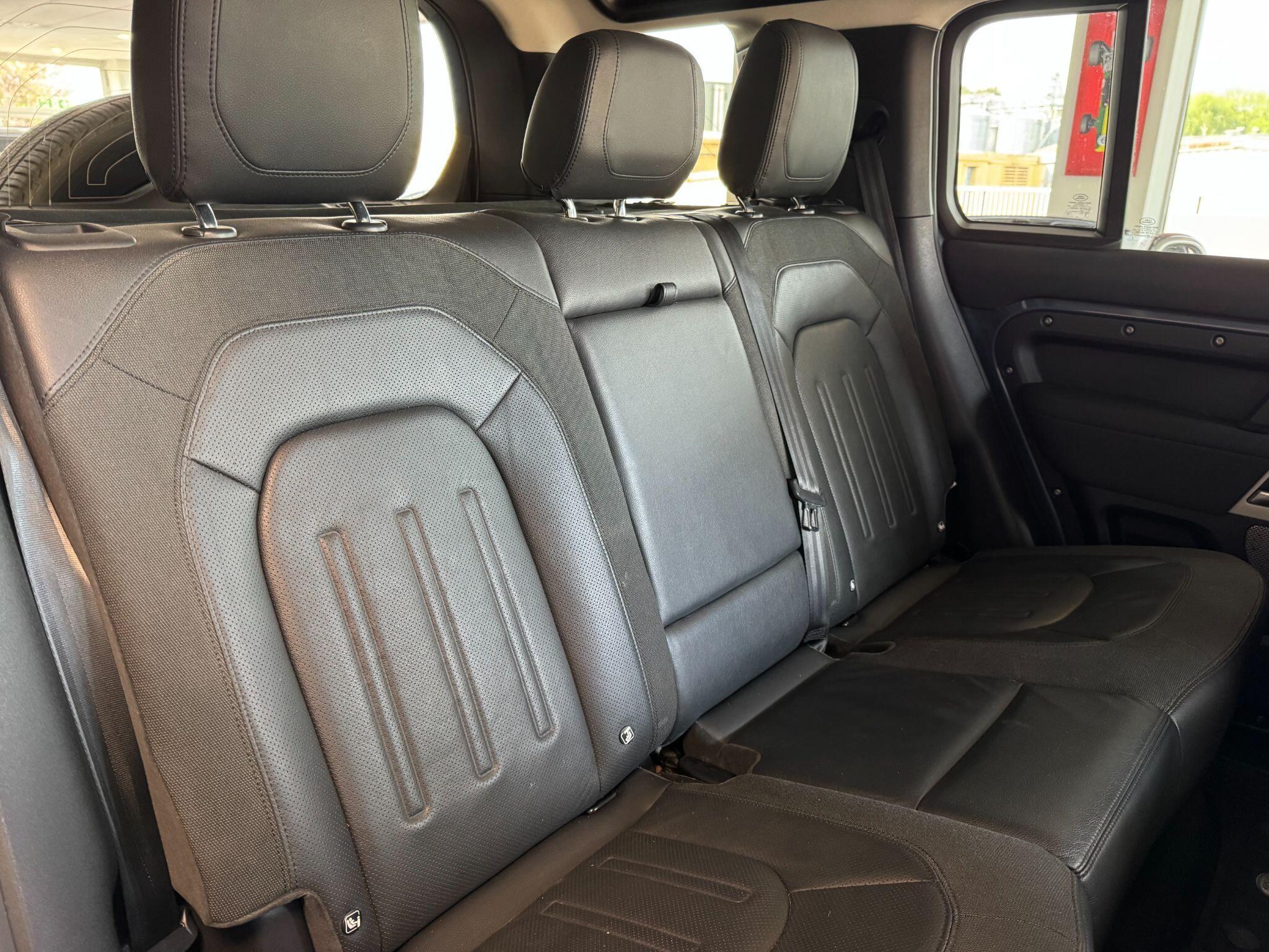 Land Rover Defender 110 - Image 16