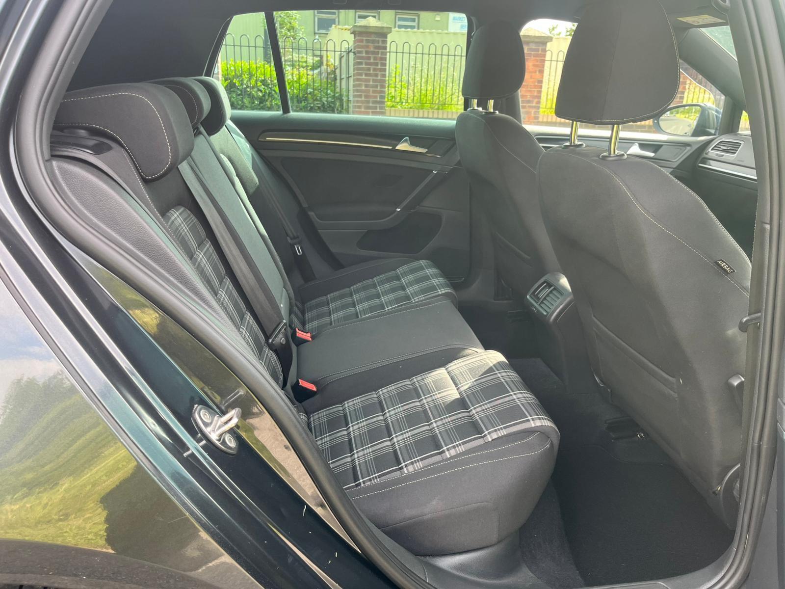 Volkswagen Golf - Image 12