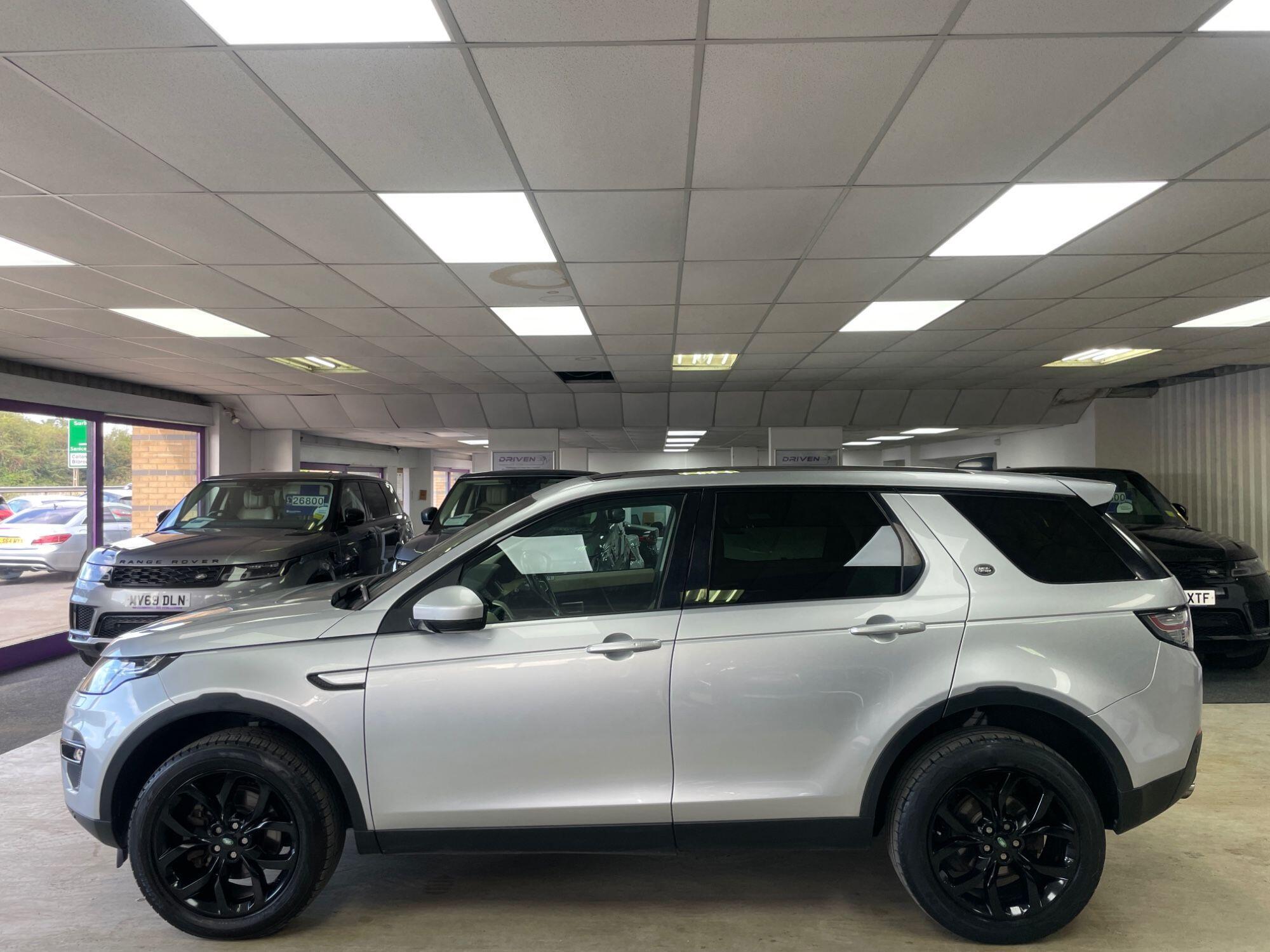 Land Rover DISCOVERY SPORT - Image 11