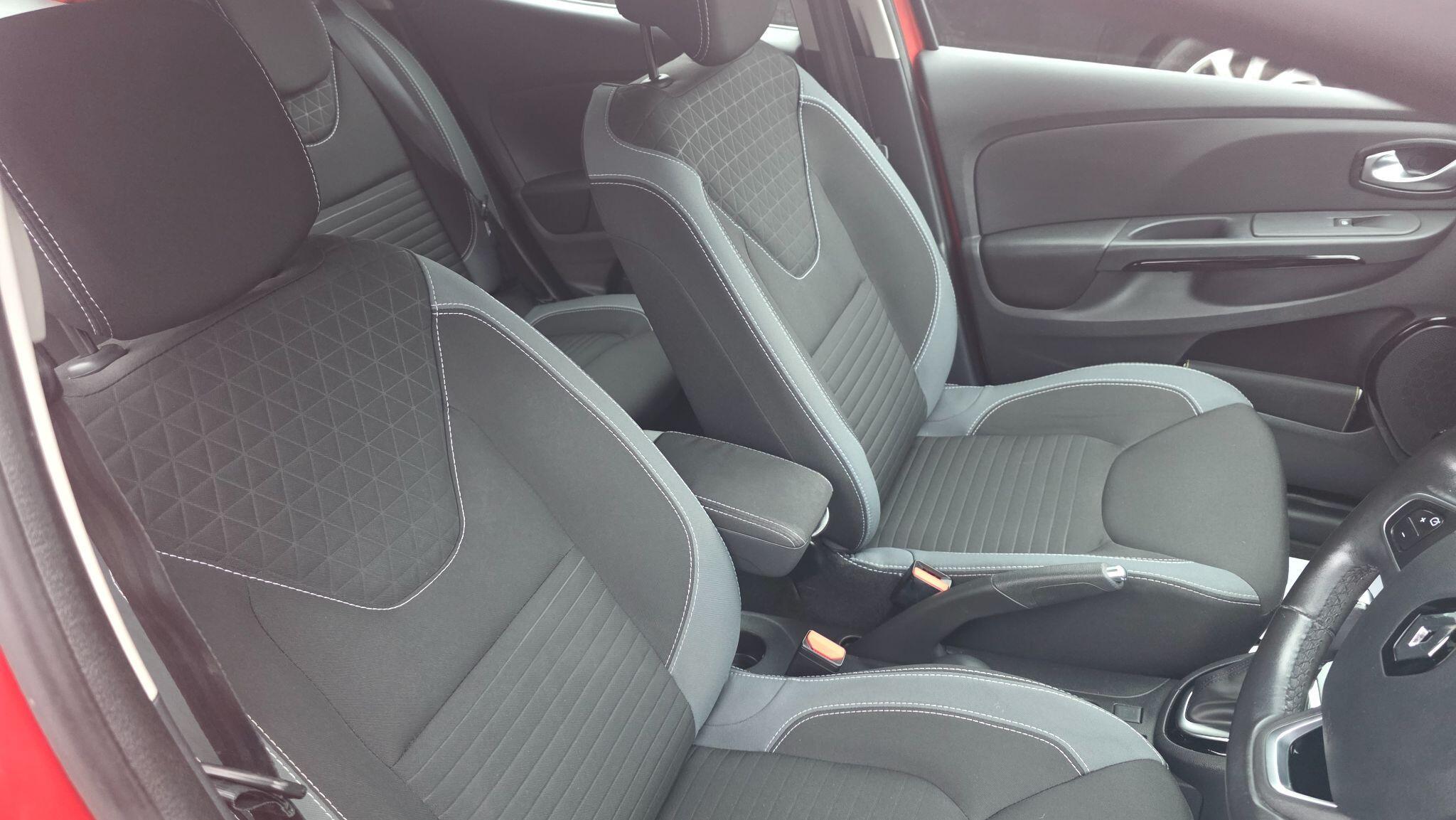 Renault Clio - Image 23