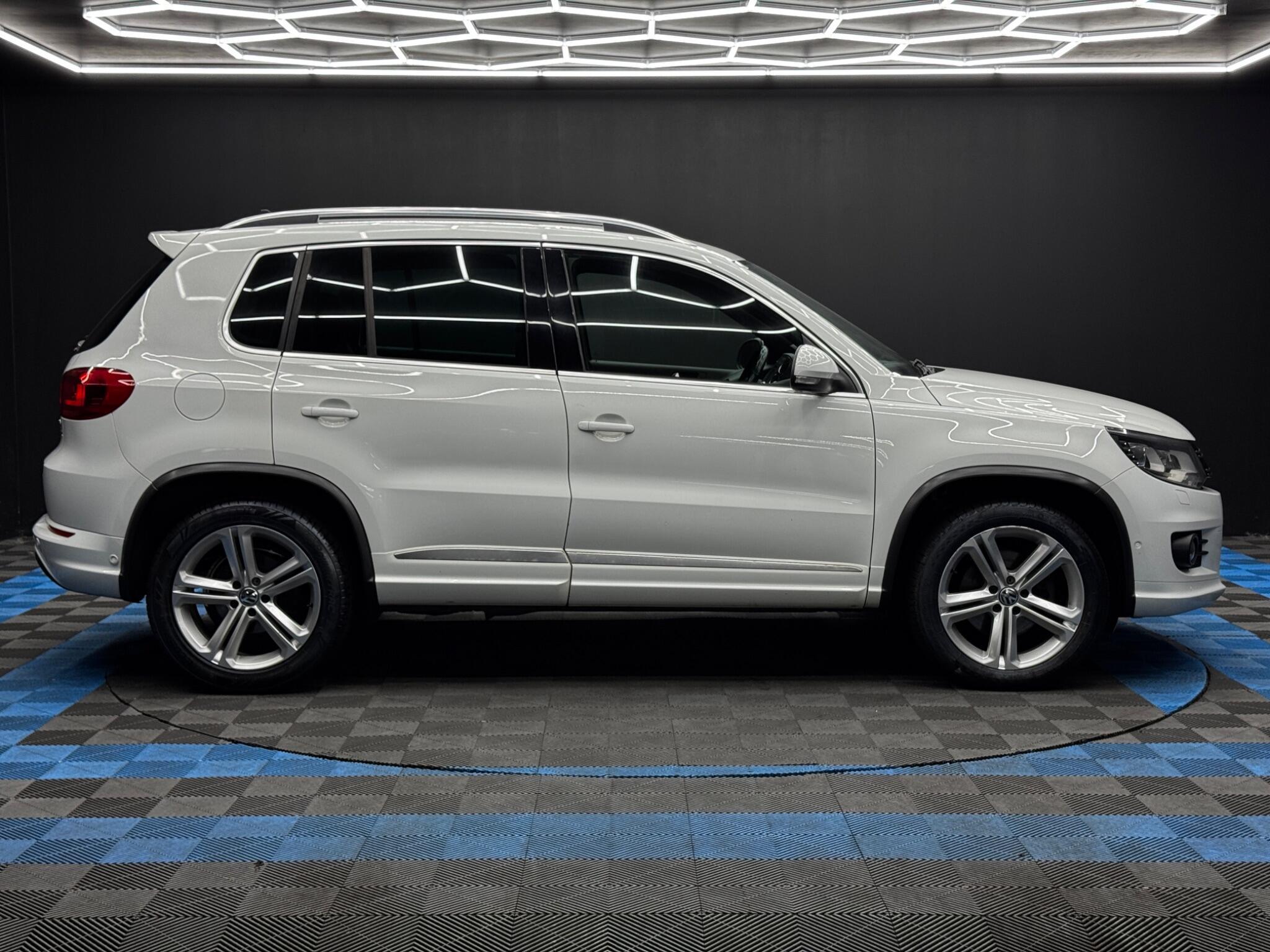 Volkswagen Tiguan - Image 4