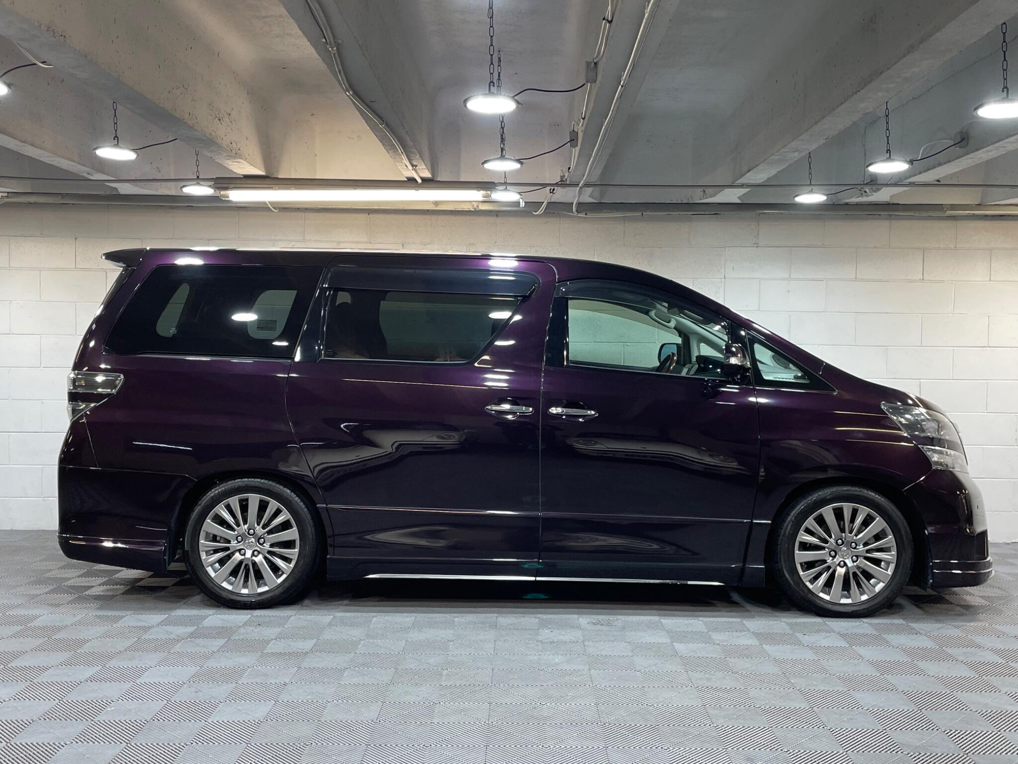 Toyota Vellfire - Image 6