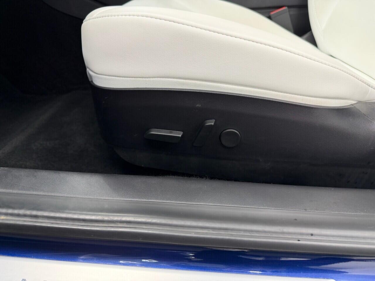 Tesla Model 3 - Image 42