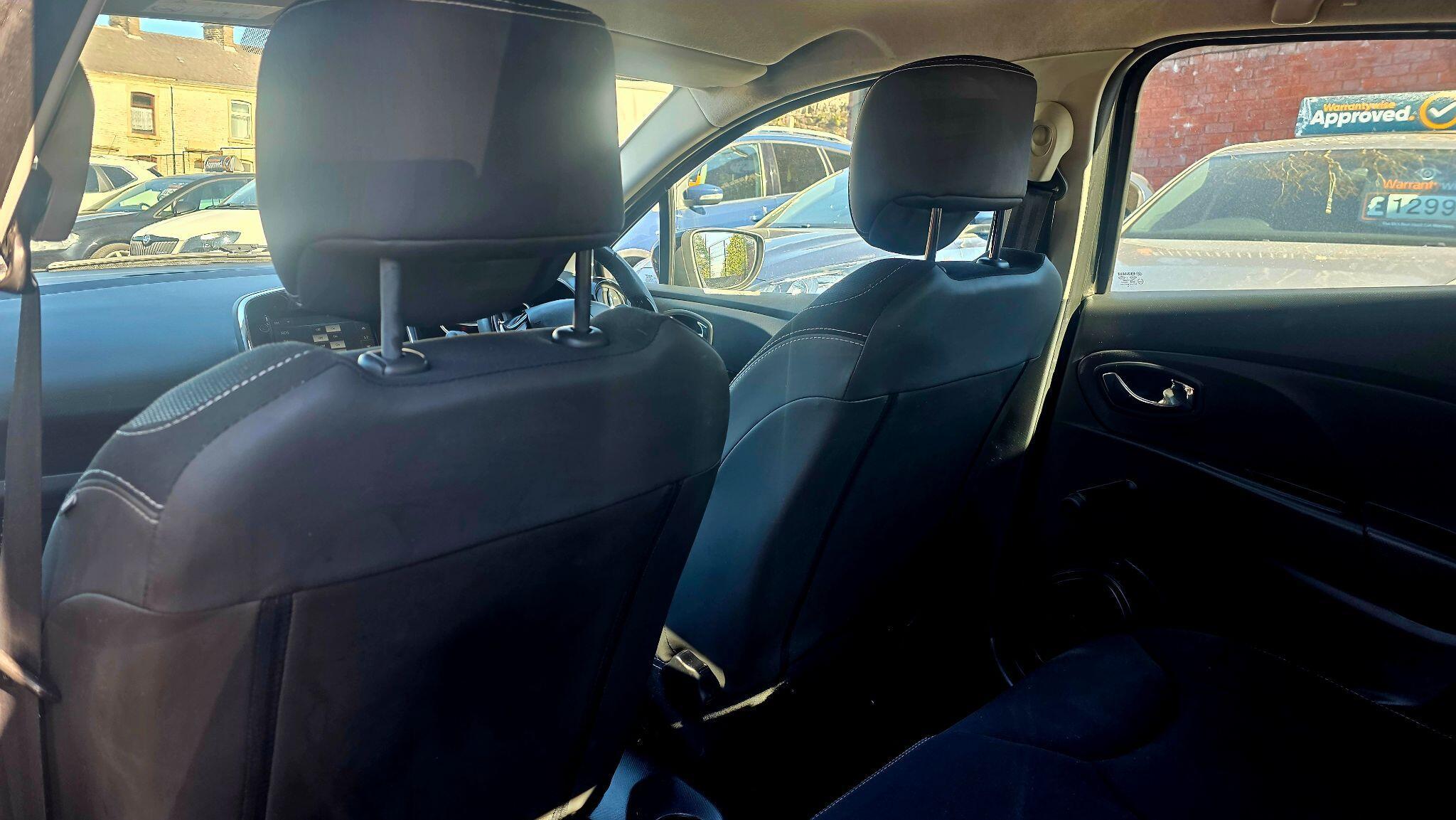 Renault Clio - Image 17