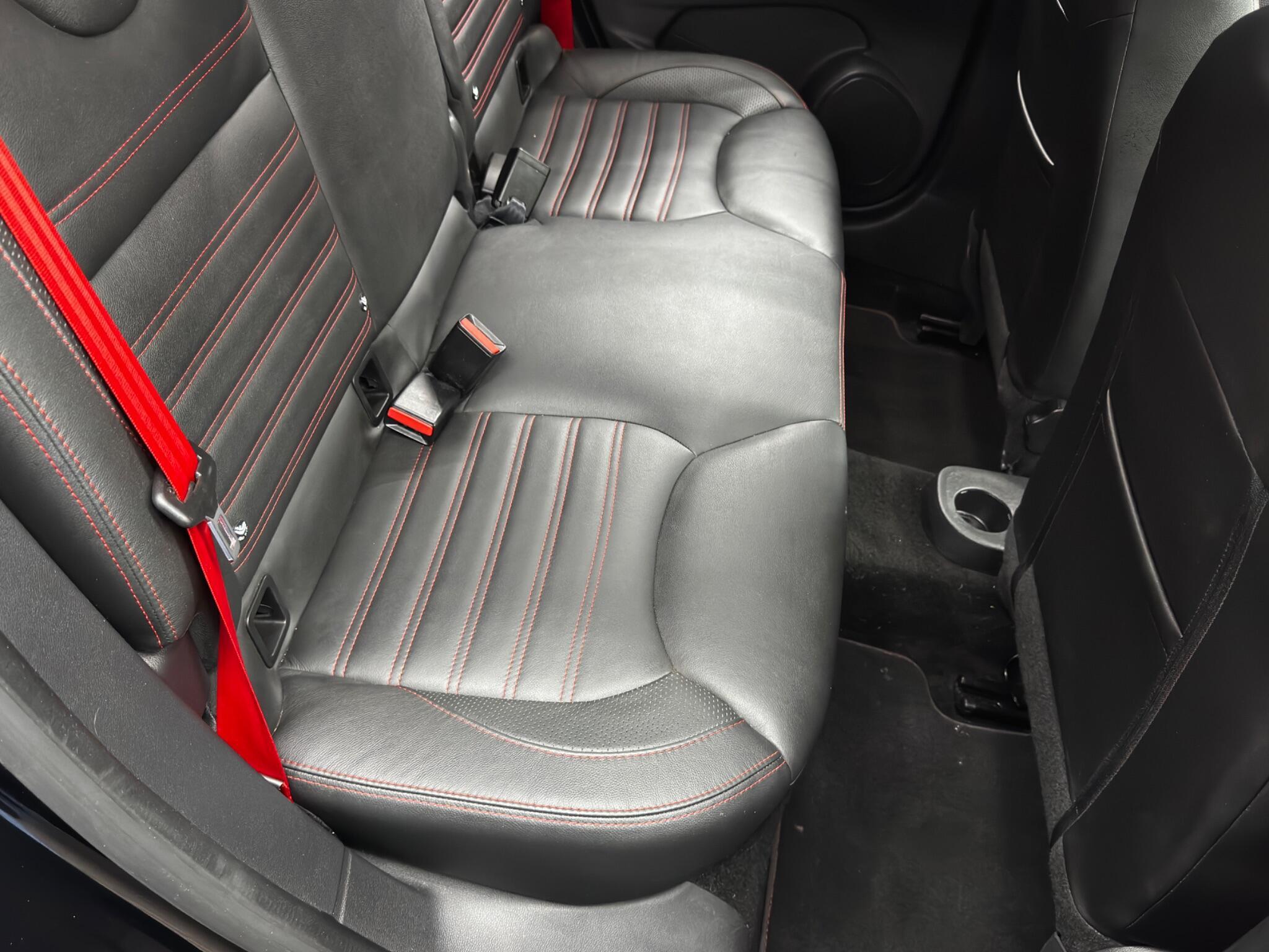 Renault Clio - Image 16