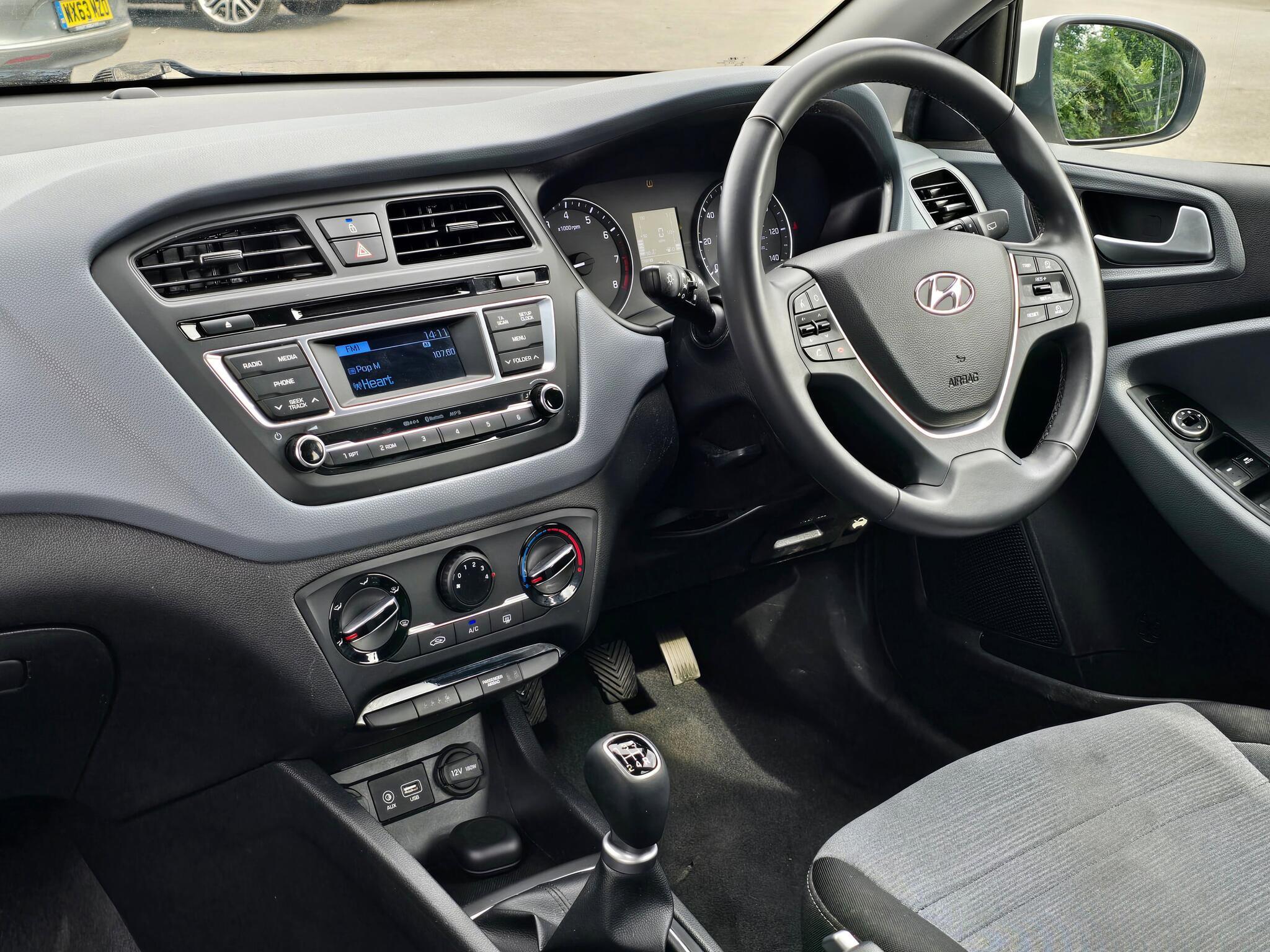 Hyundai i20 - Image 2