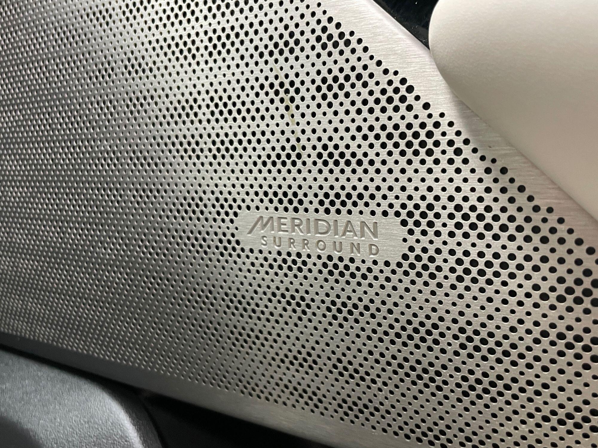 Land Rover Range Rover Velar - Image 27