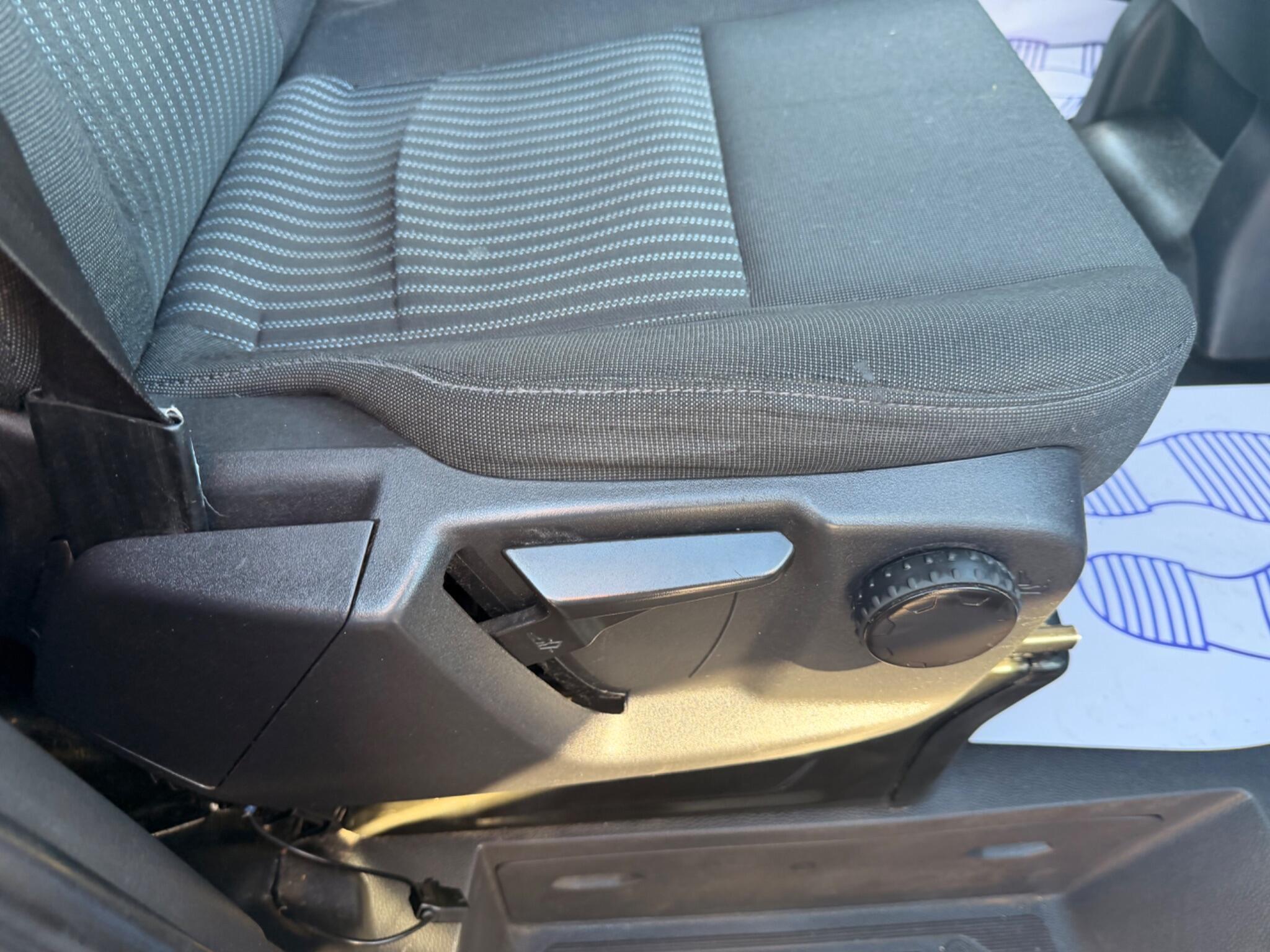 Ford Transit Custom - Image 28