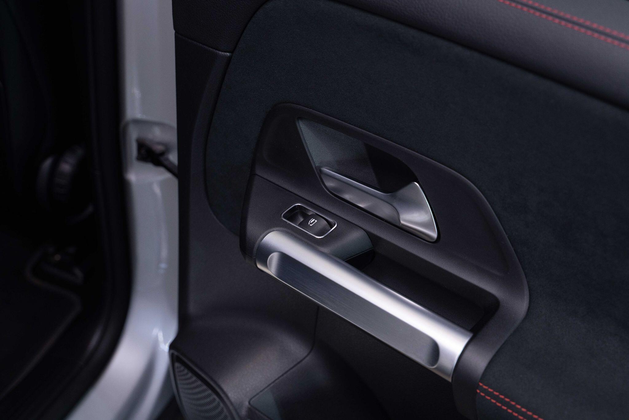 Mercedes Eqb - Image 49