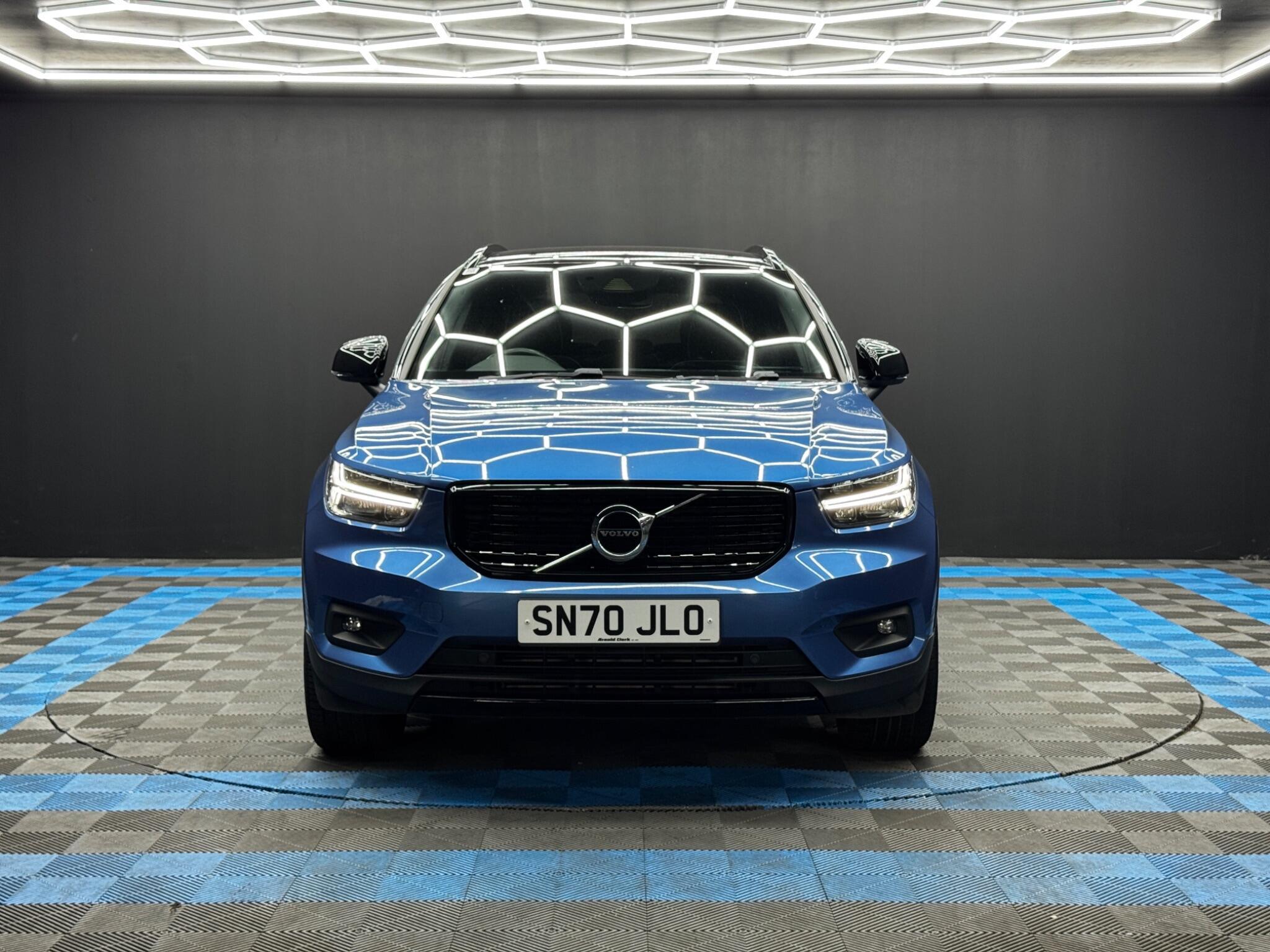 Volvo XC40 - Image 2