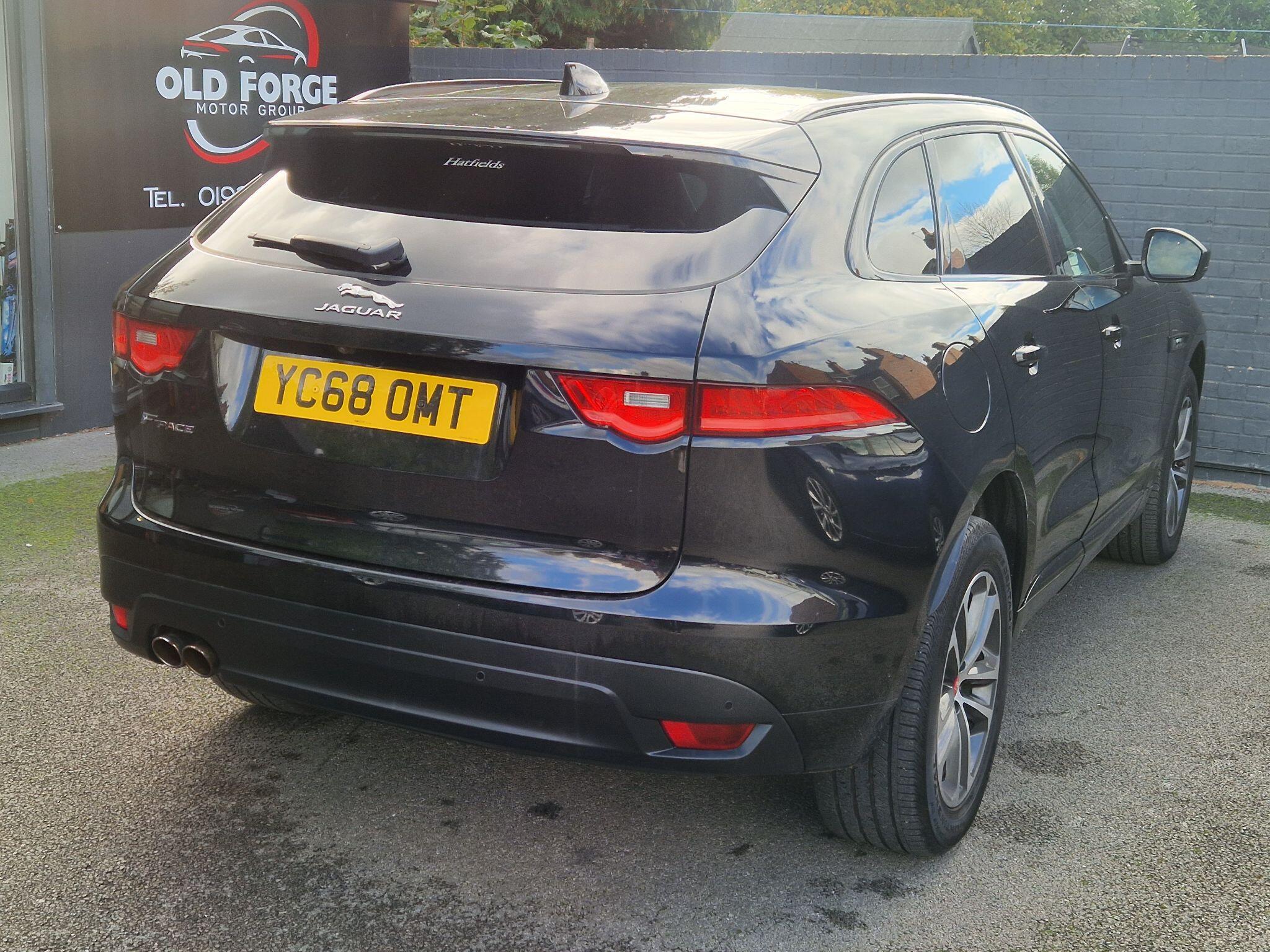 Jaguar F-Pace - Image 10