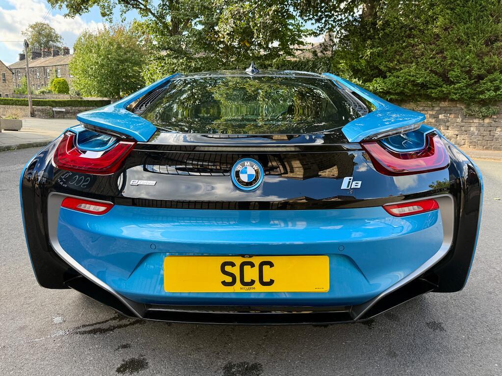 BMW i8 - Image 12