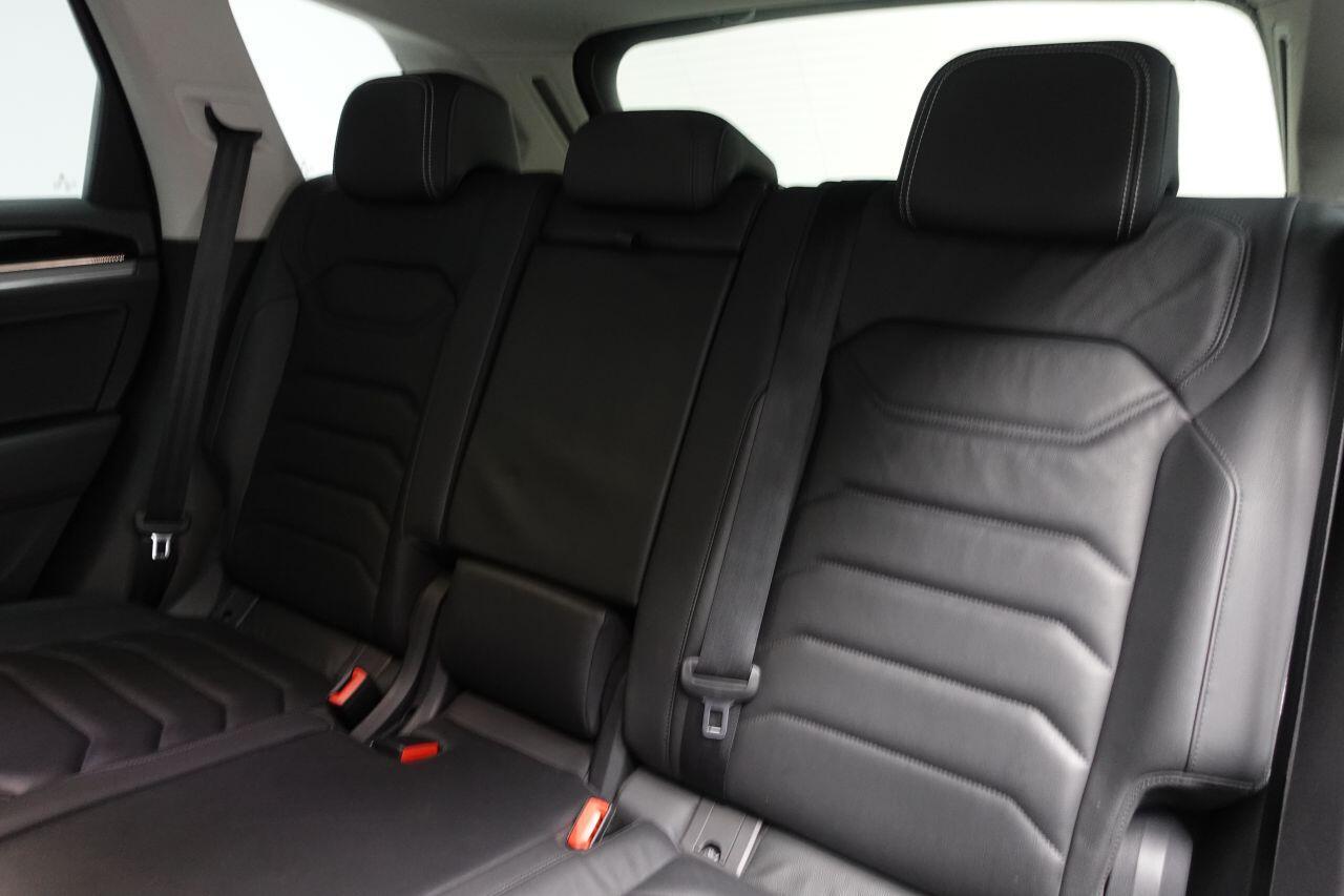 Volkswagen Touareg - Image 19