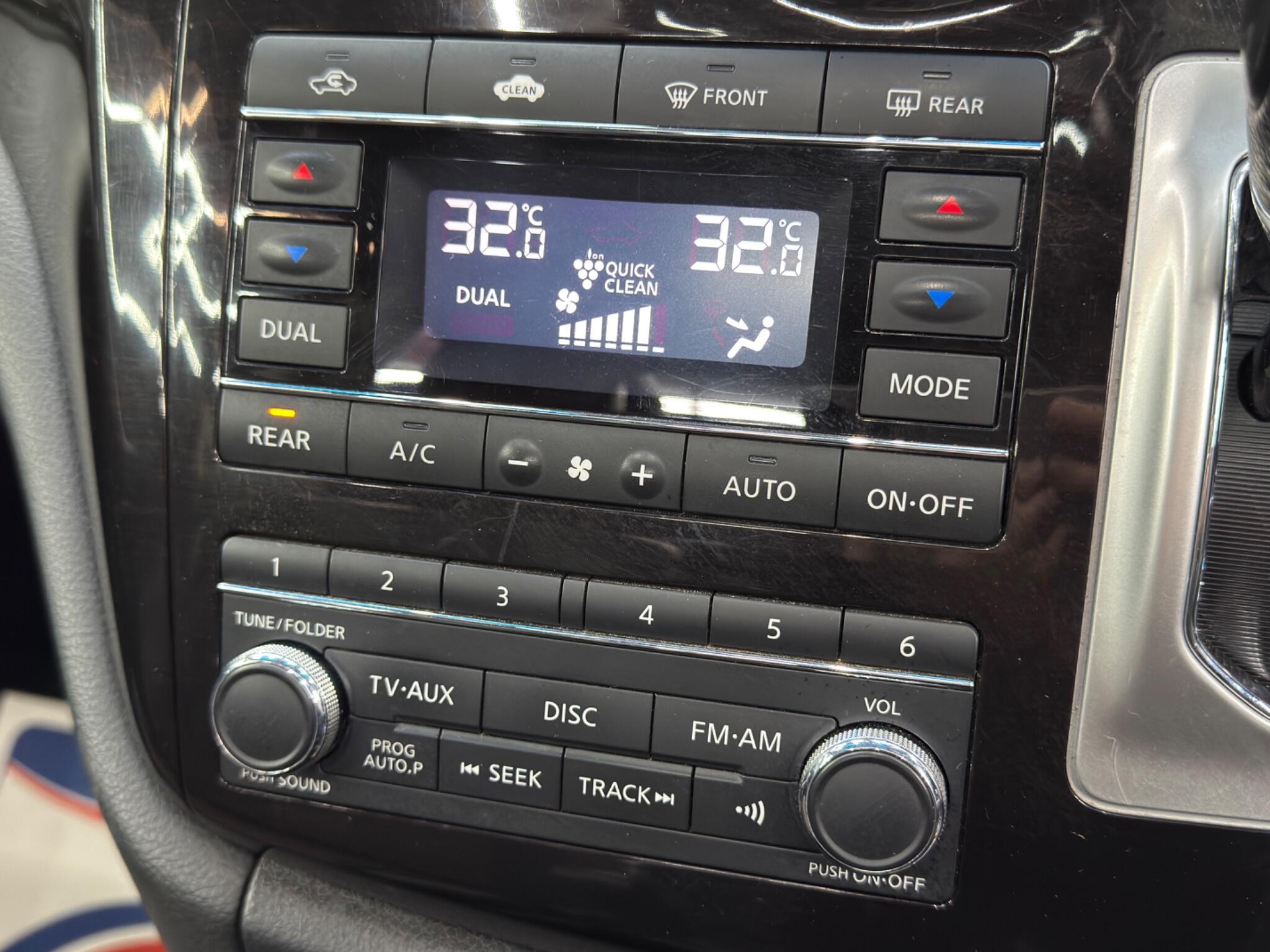 Nissan Elgrand - Image 27