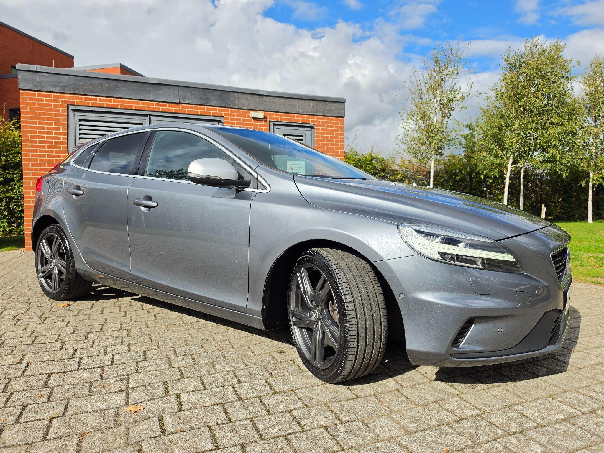 Volvo V40 - Image 8