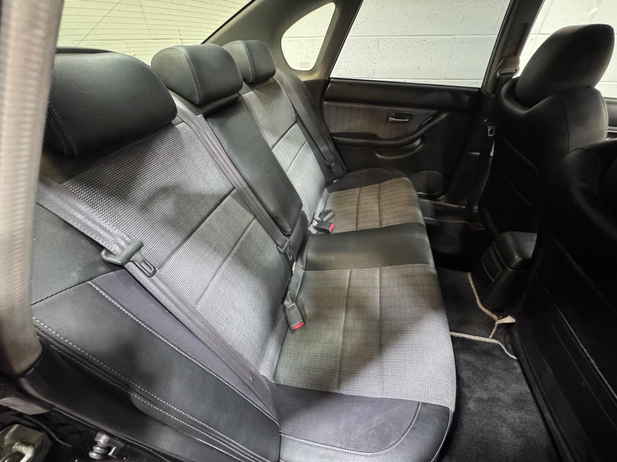 Subaru Legacy - Image 11