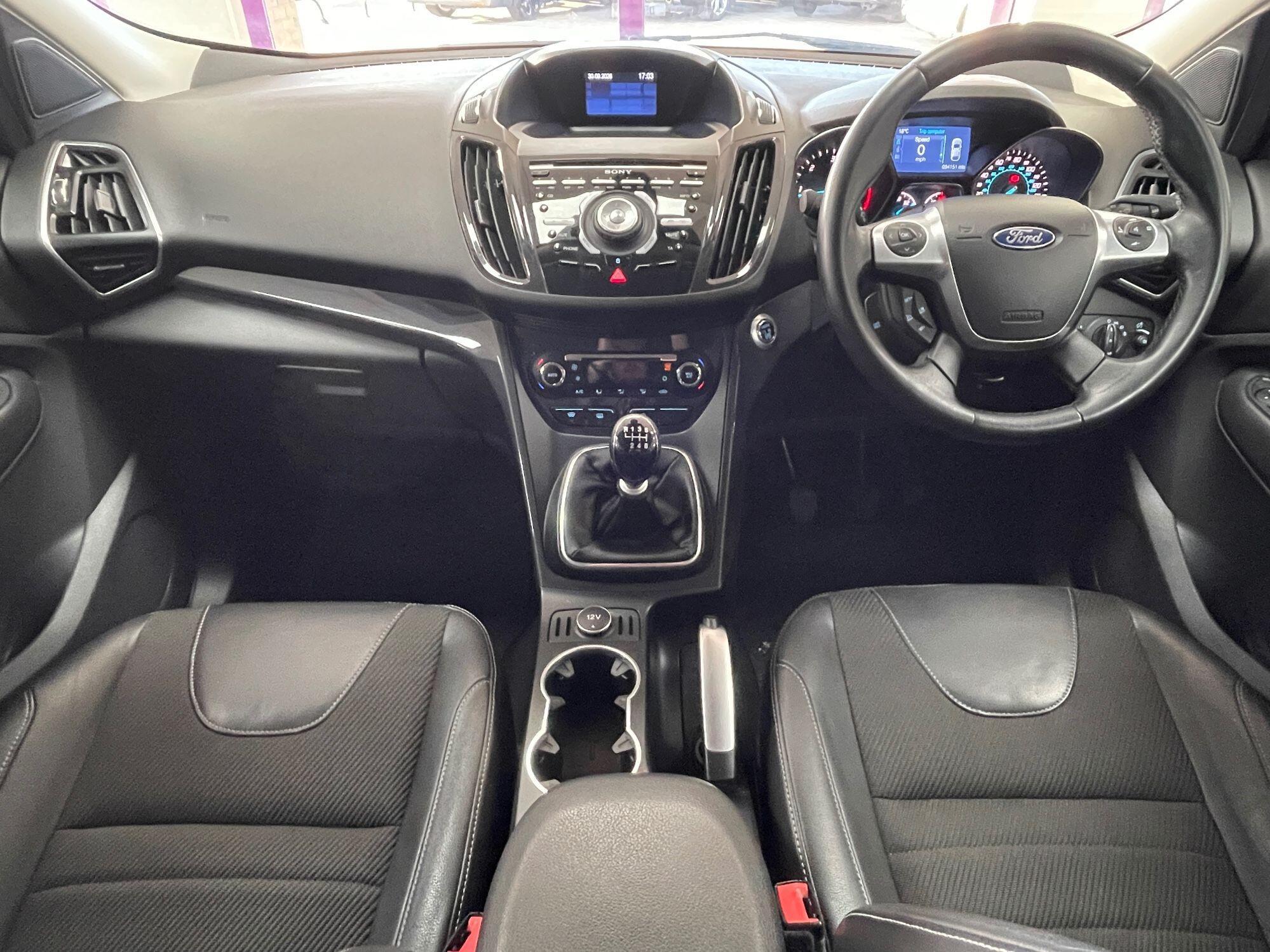 Ford Kuga - Image 2