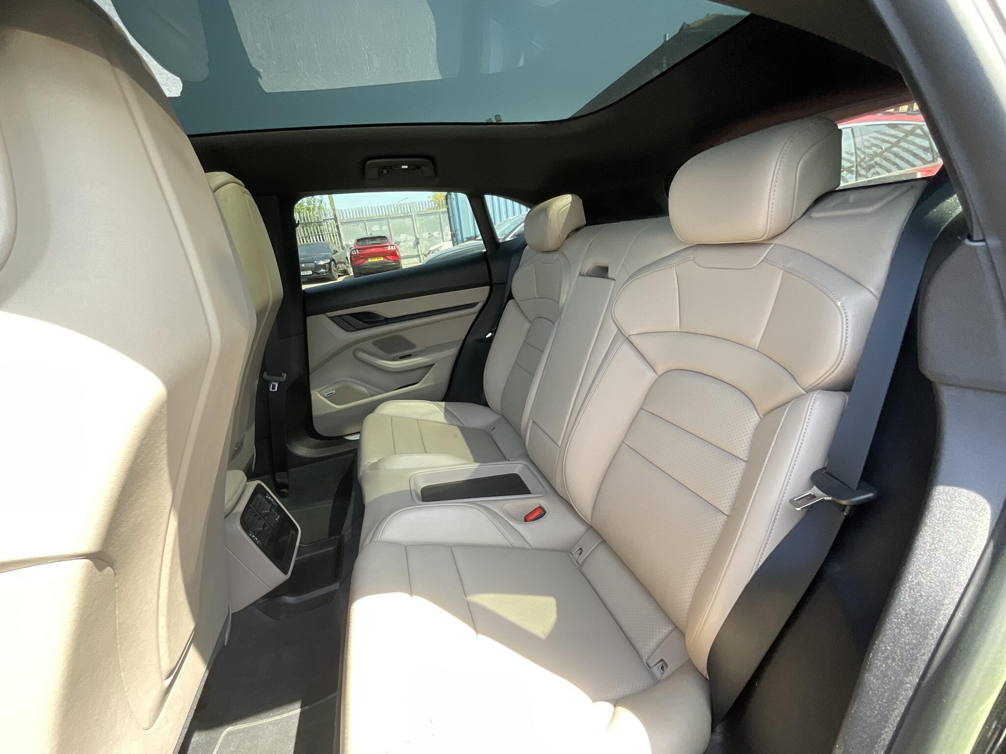 Porsche Taycan - Image 14