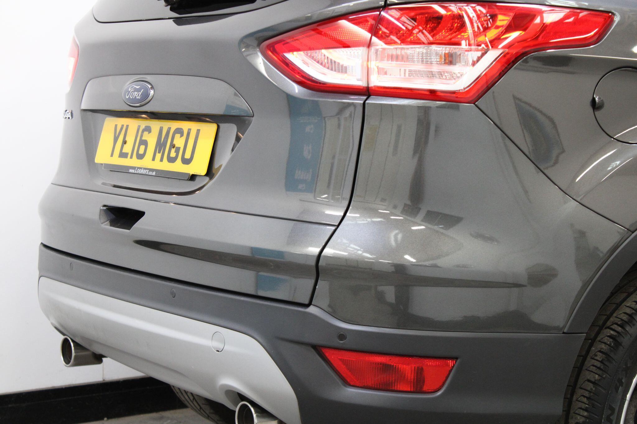 Ford Kuga - Image 11
