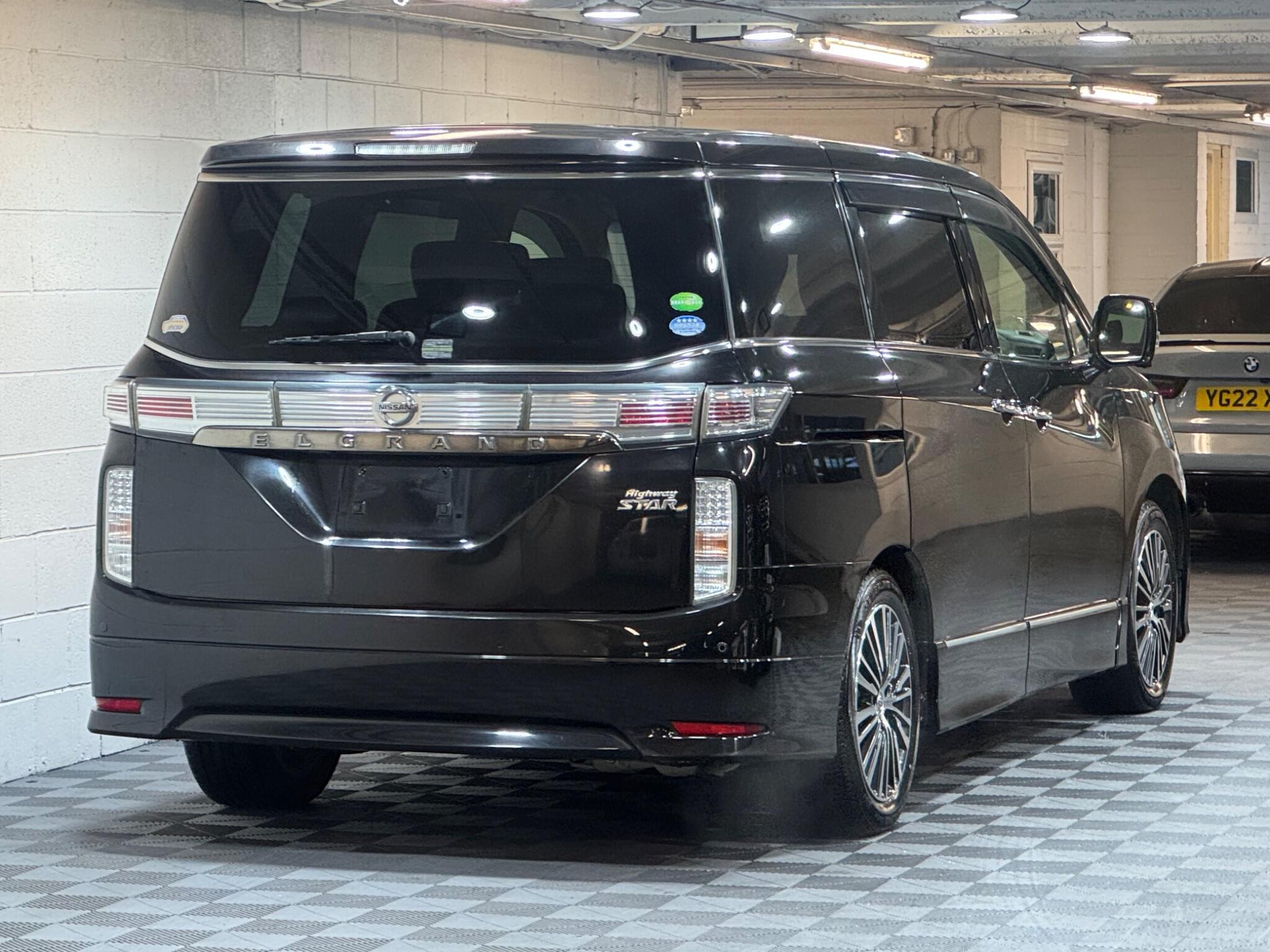 Nissan Elgrand - Image 4