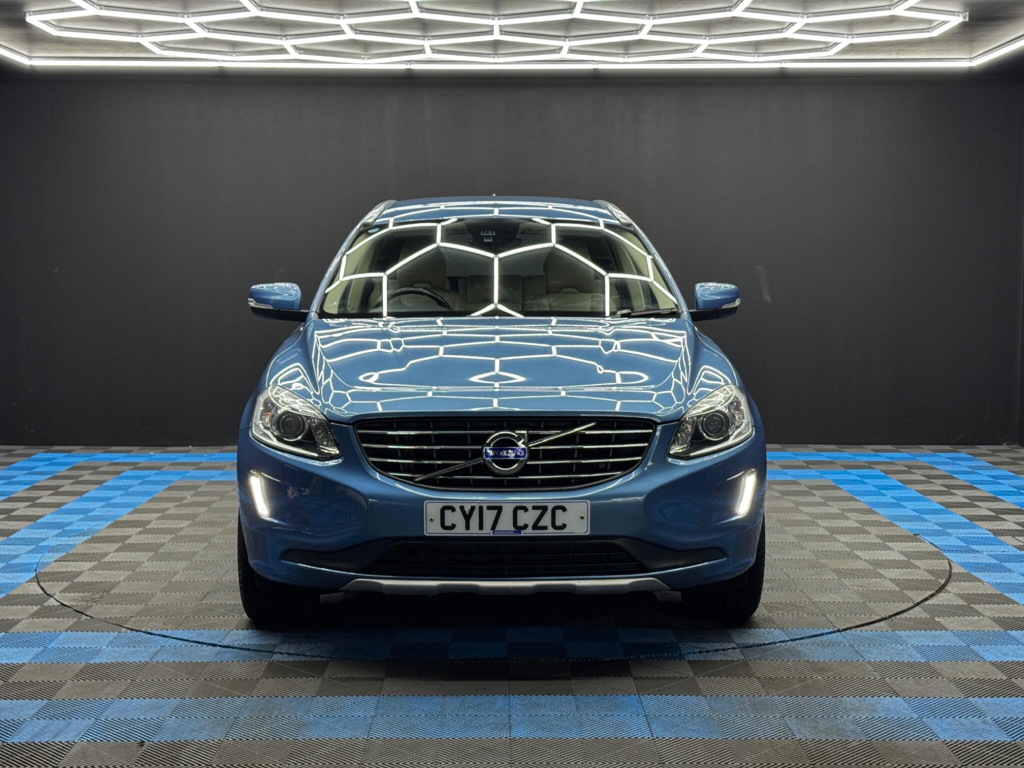 Volvo XC60 - Image 2