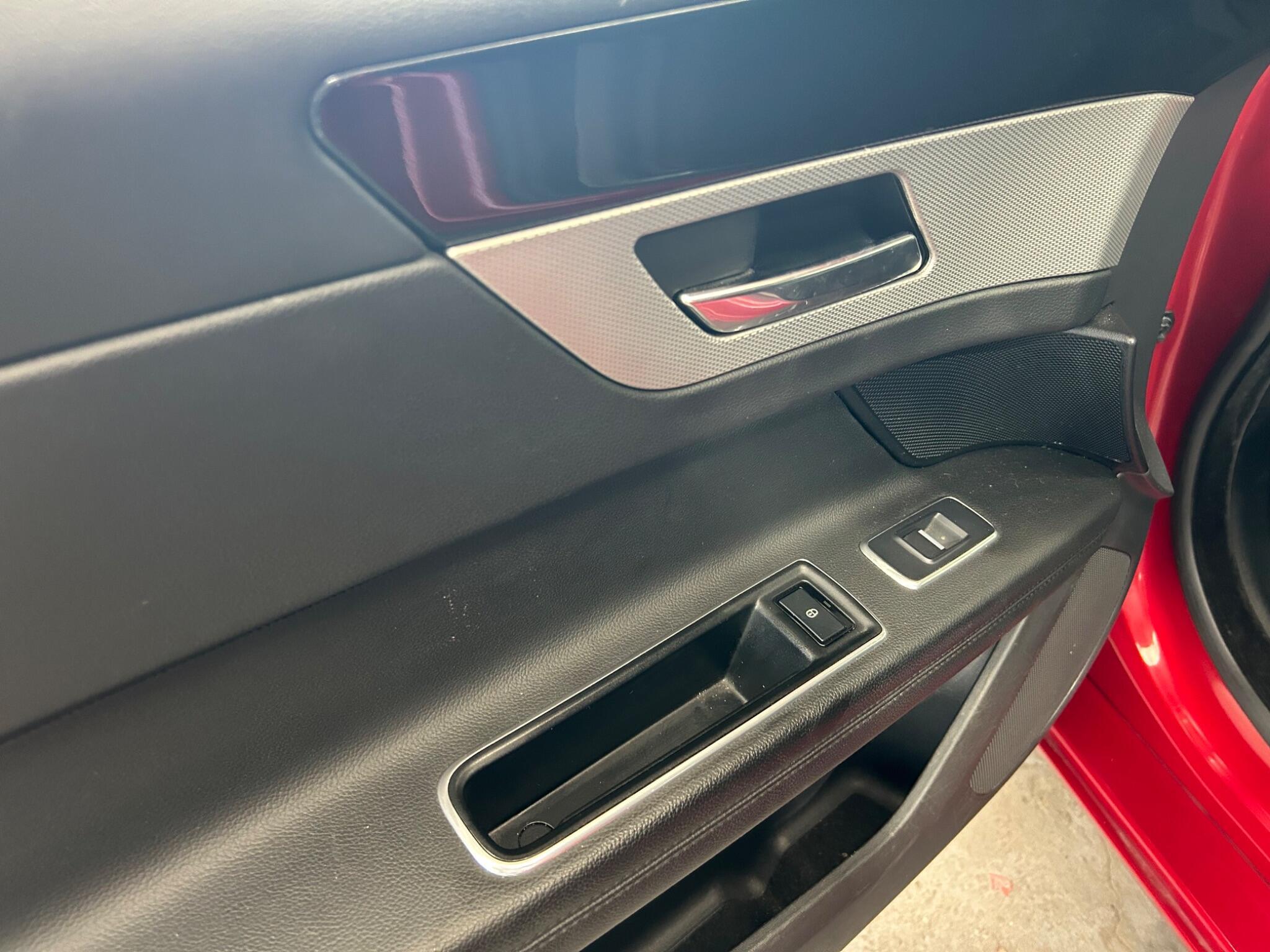 Jaguar XF - Image 14