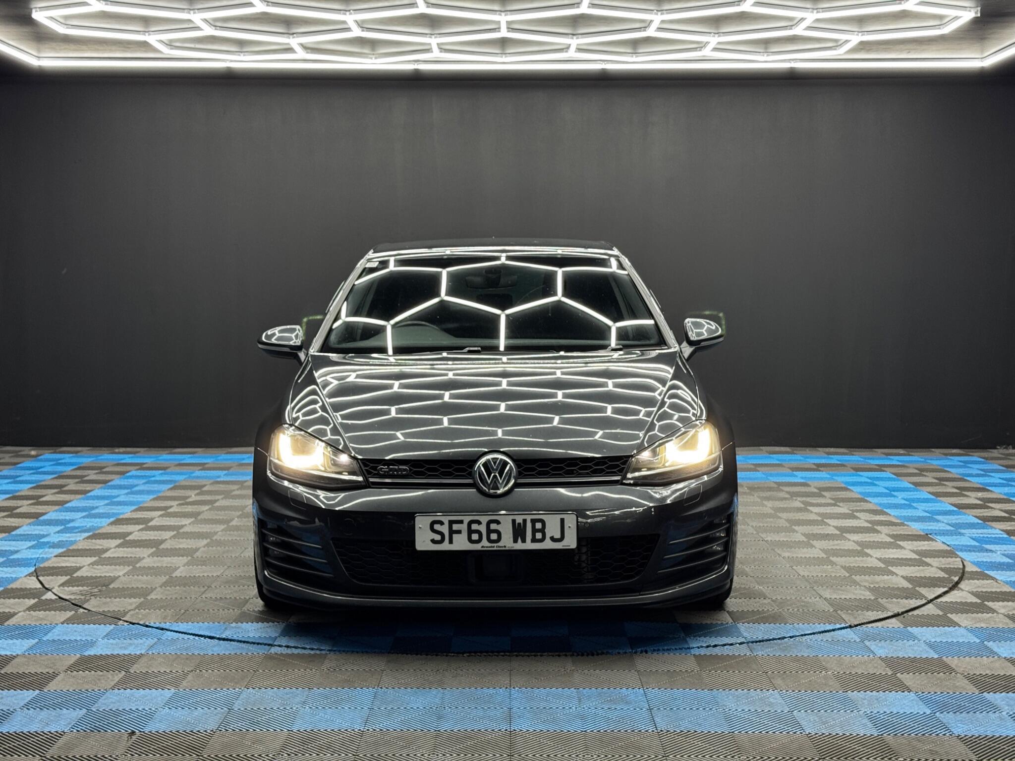 Volkswagen Golf - Image 2