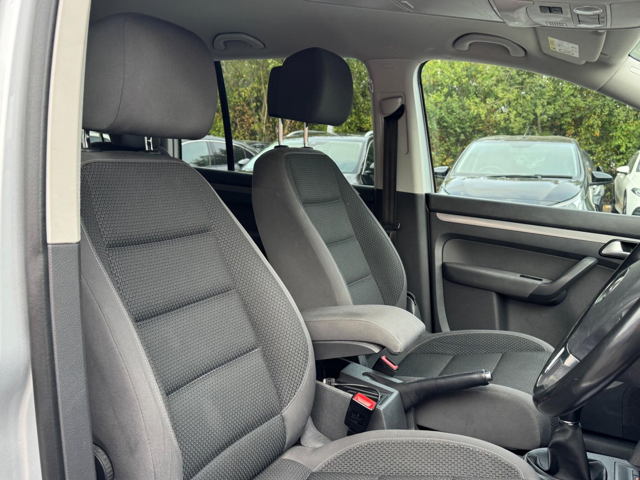 Volkswagen Touran - Image 17