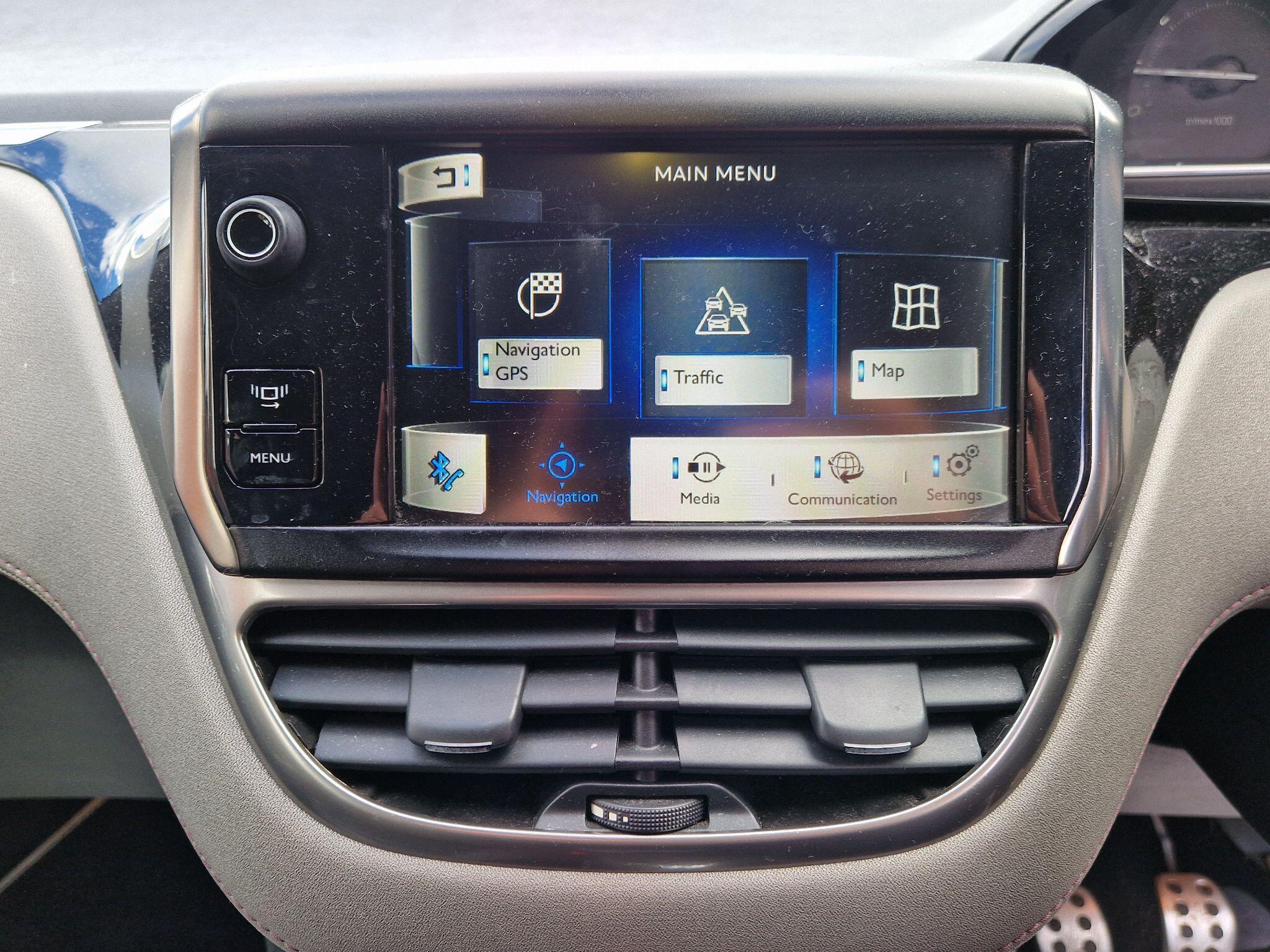 Peugeot 208 - Image 38