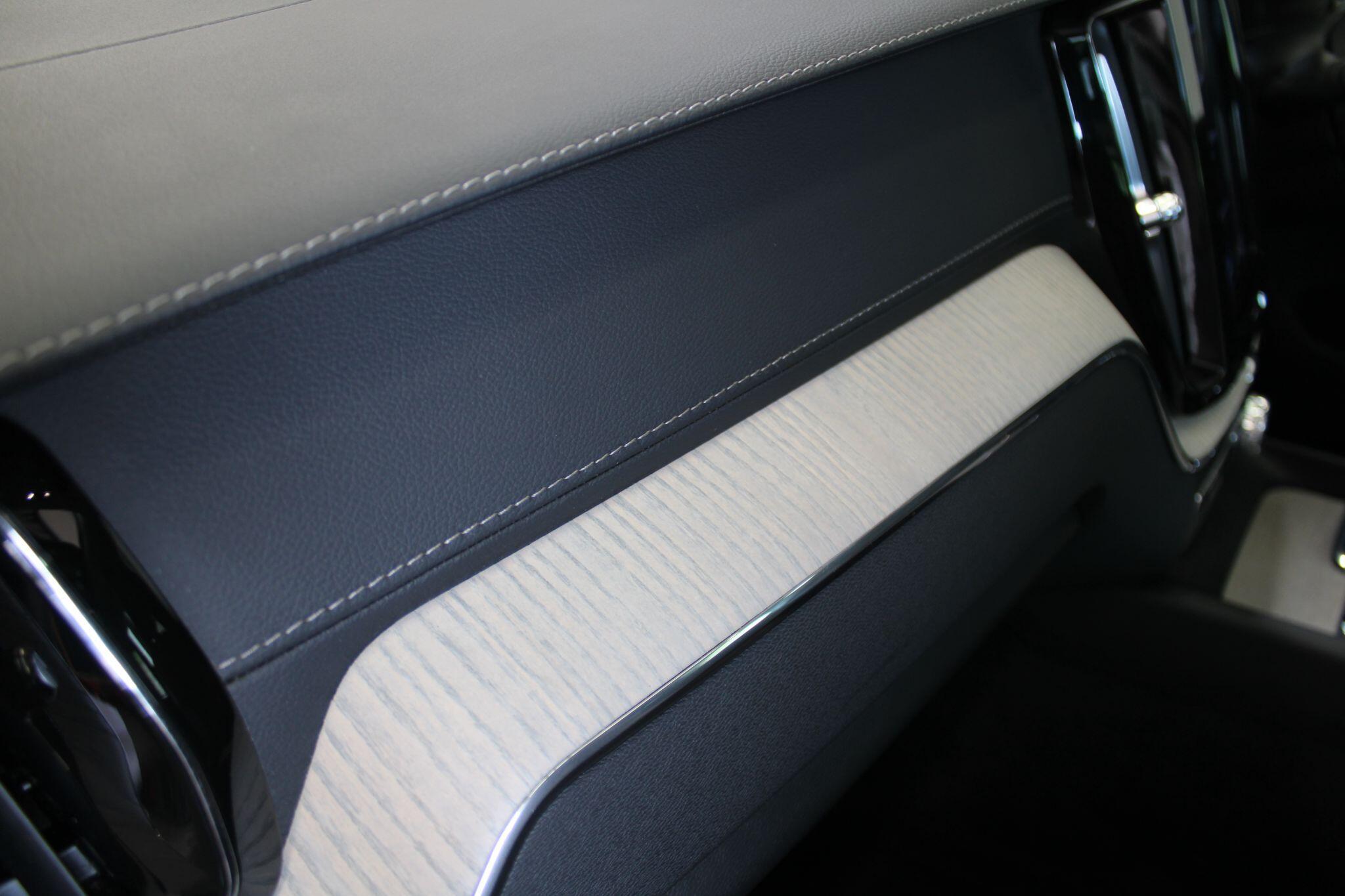 Volvo XC60 - Image 33