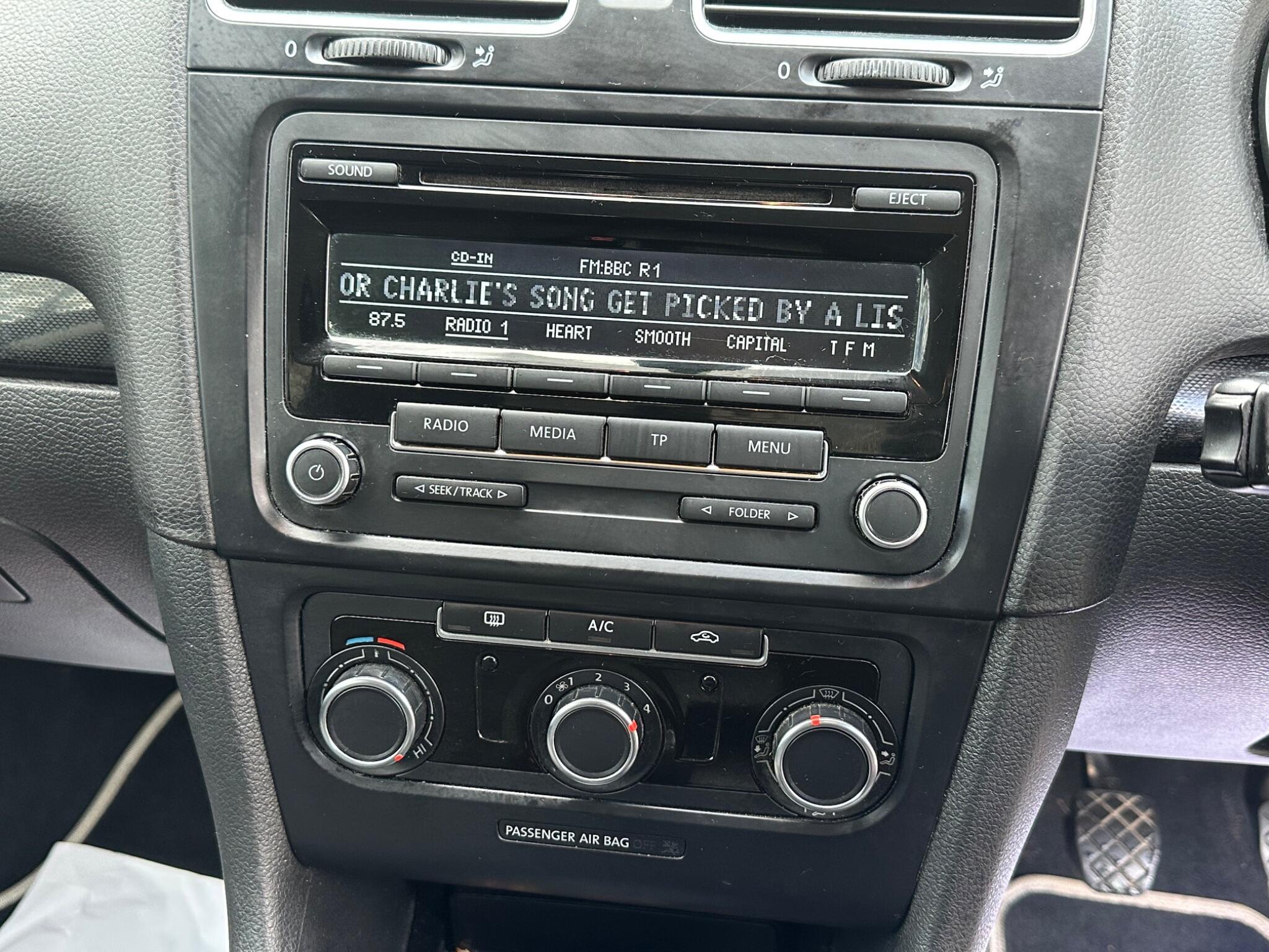 Volkswagen Golf - Image 25