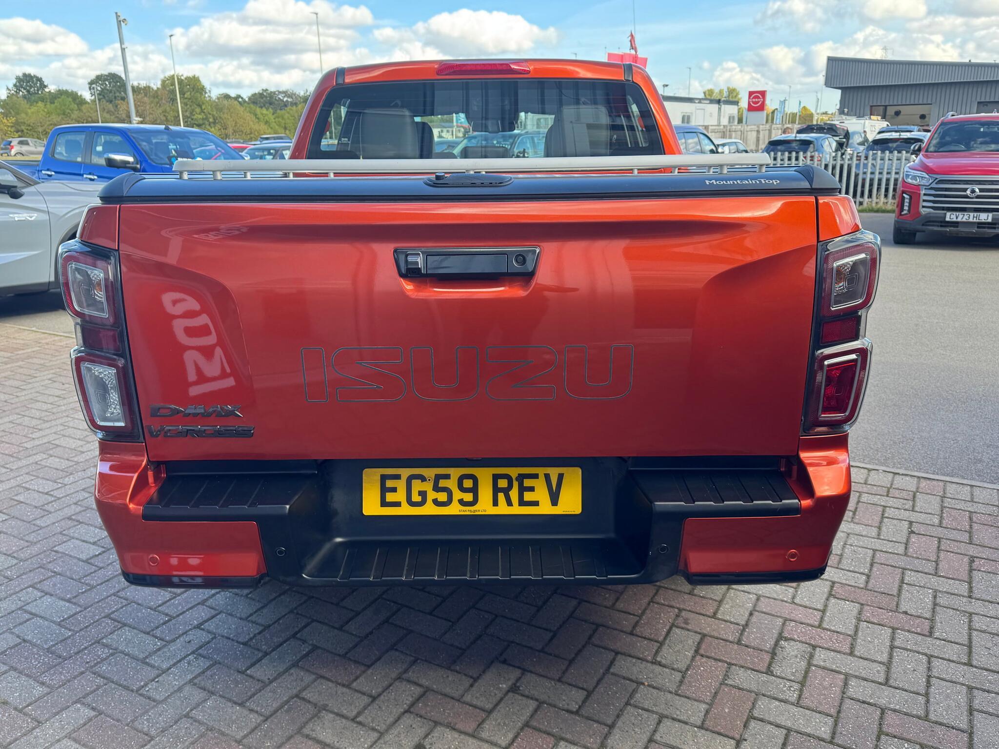 Isuzu D-MAX - Image 3