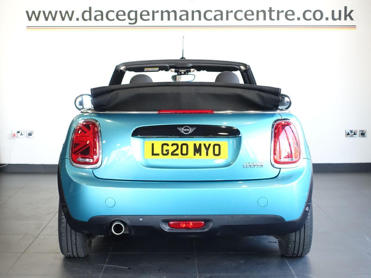 MINI Convertible - Image 12