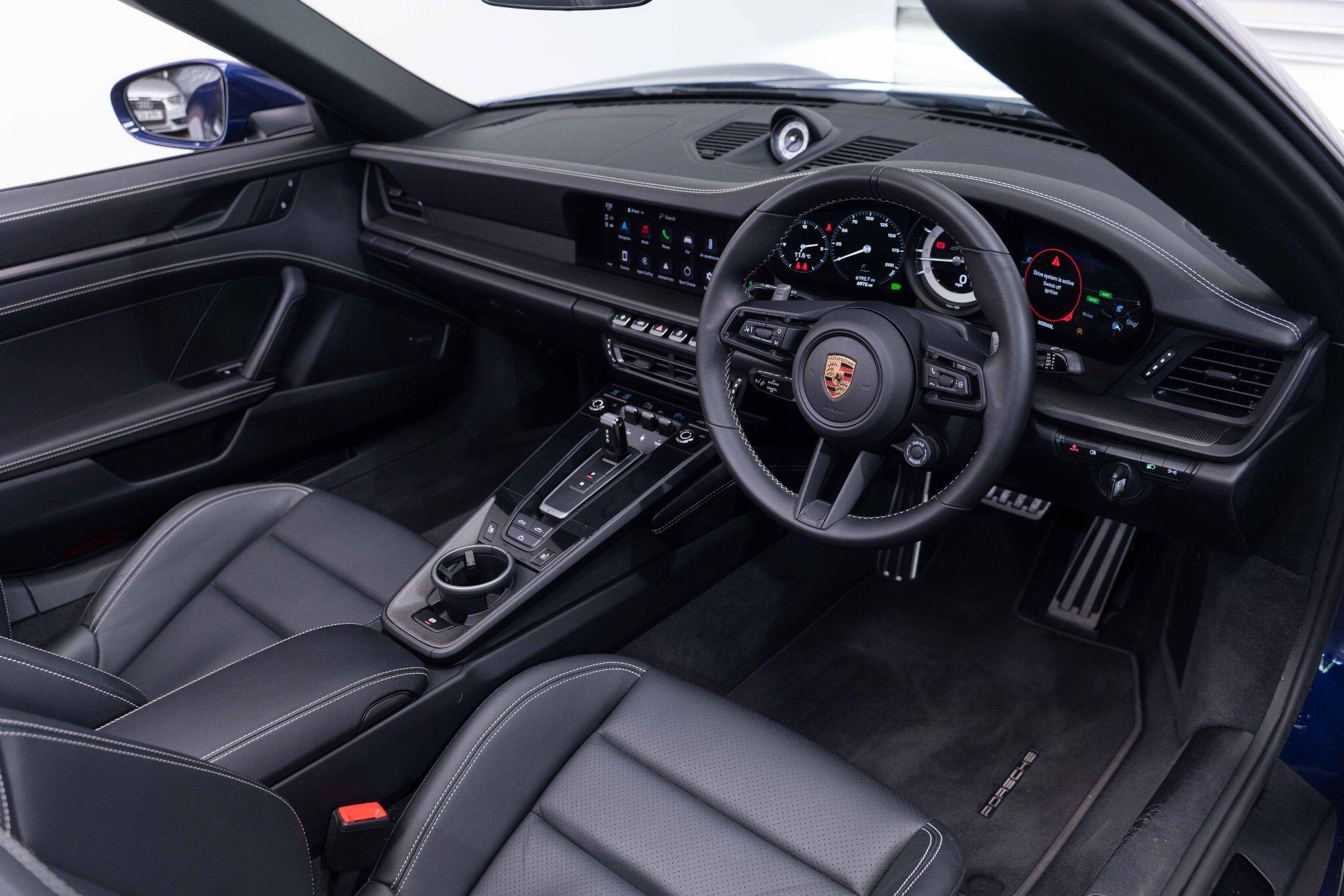 Porsche 911 - Image 17