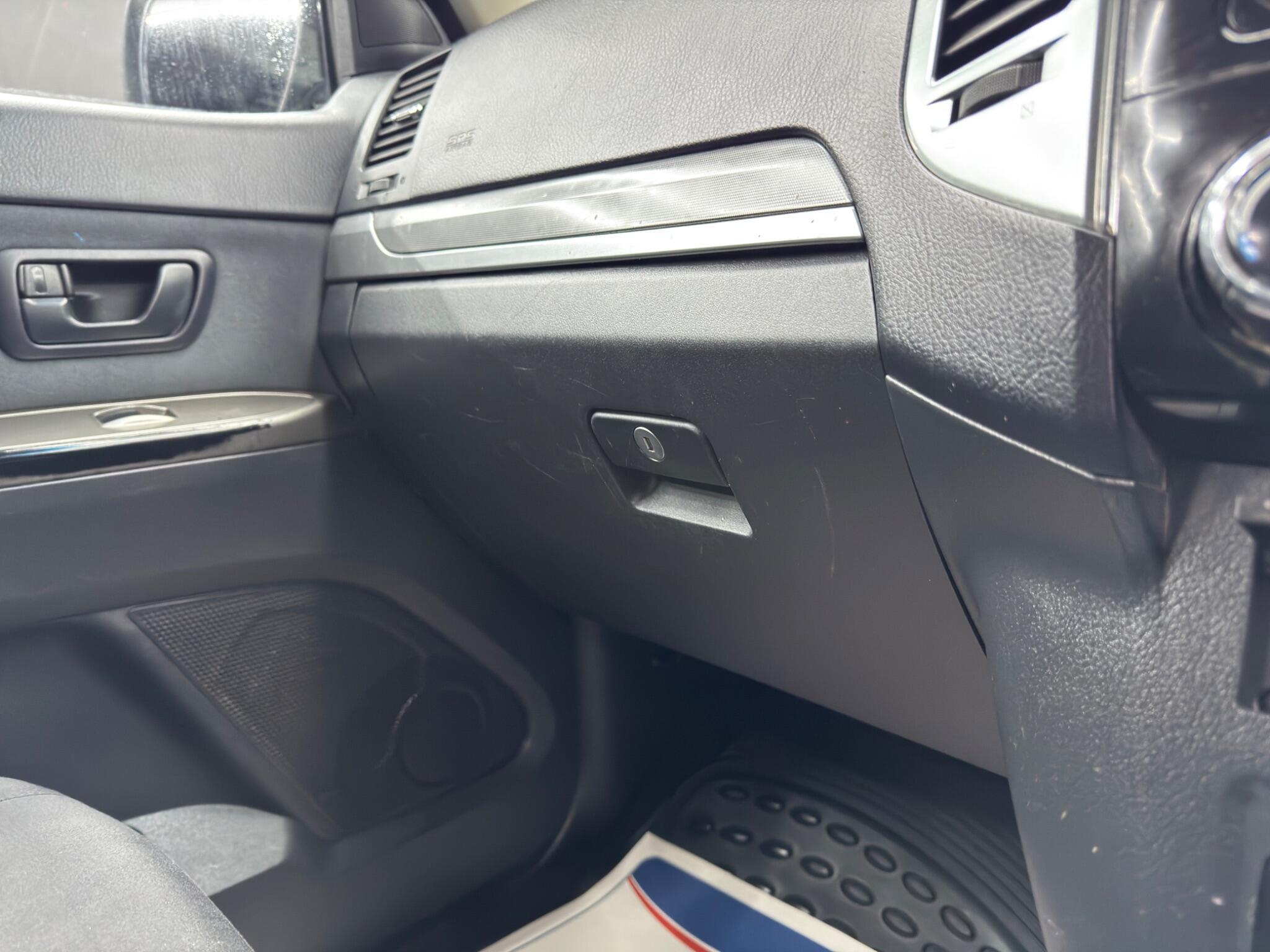 Mitsubishi Shogun - Image 26