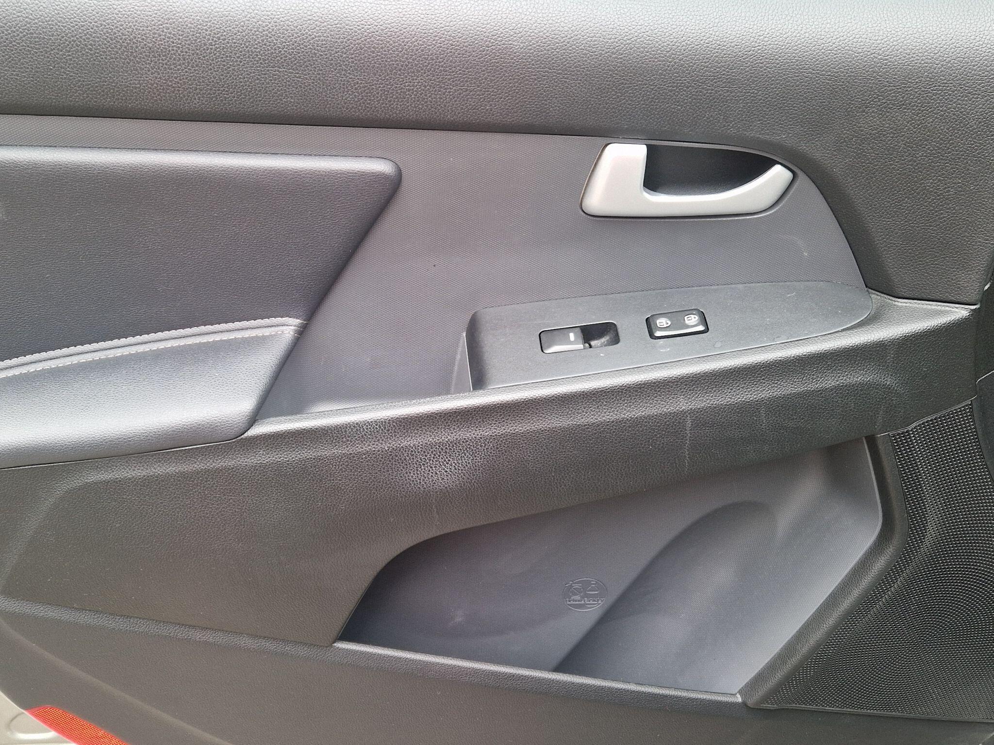 Kia Sportage - Image 49